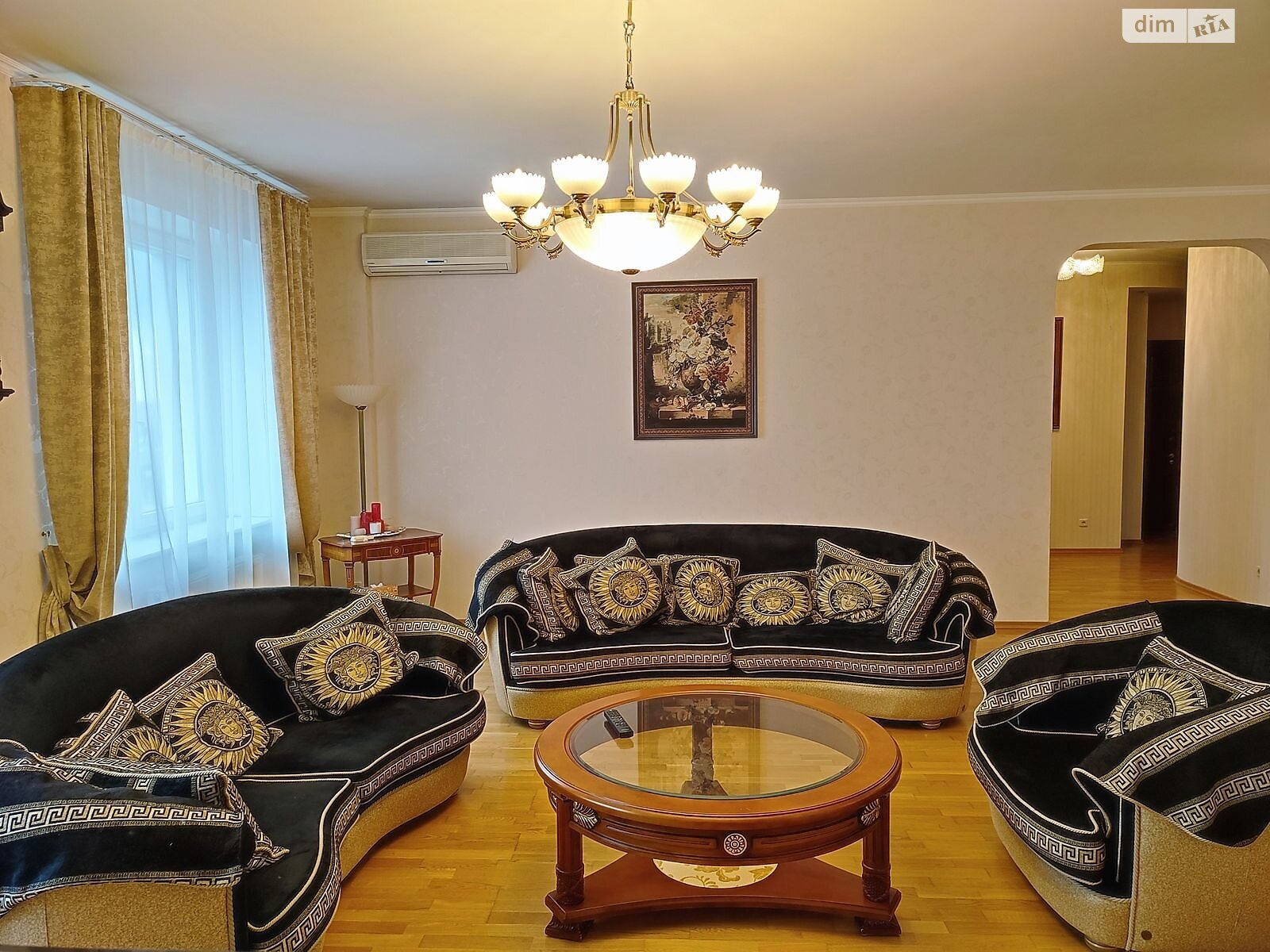 трикімнатна квартира в Києві, район Саперне Поле, на вул. Єжи Ґедройця 2 в довготривалу оренду помісячно фото 1 трикімнатна квартира в Києві, район Саперне Поле, на вул. Єжи Ґедройця 2 в довготривалу оренду помісячно фото 1