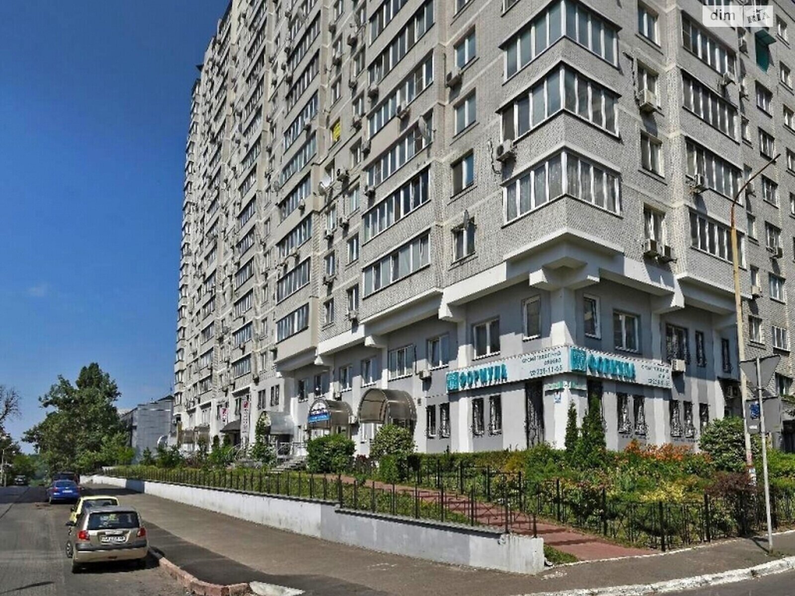 трикімнатна квартира в Києві, район Саперне Поле, на вул. Єжи Ґедройця 2 в довготривалу оренду помісячно фото 1 трикімнатна квартира в Києві, район Саперне Поле, на вул. Єжи Ґедройця 2 в довготривалу оренду помісячно фото 1
