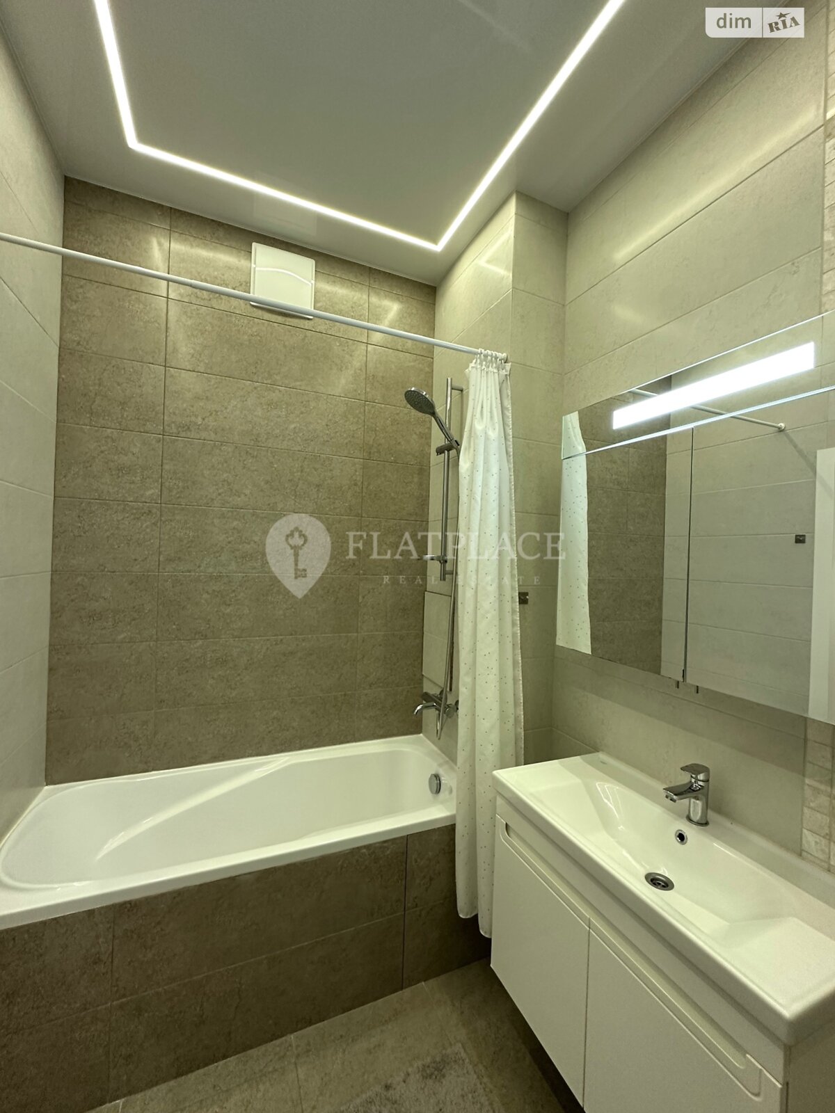 двухкомнатная квартира в Киеве, район Саперное Поле, на ул. Иоанна Павла II 11 в аренду на долгий срок помесячно фото 1 двухкомнатная квартира в Киеве, район Саперное Поле, на ул. Иоанна Павла II 11 в аренду на долгий срок помесячно фото 1