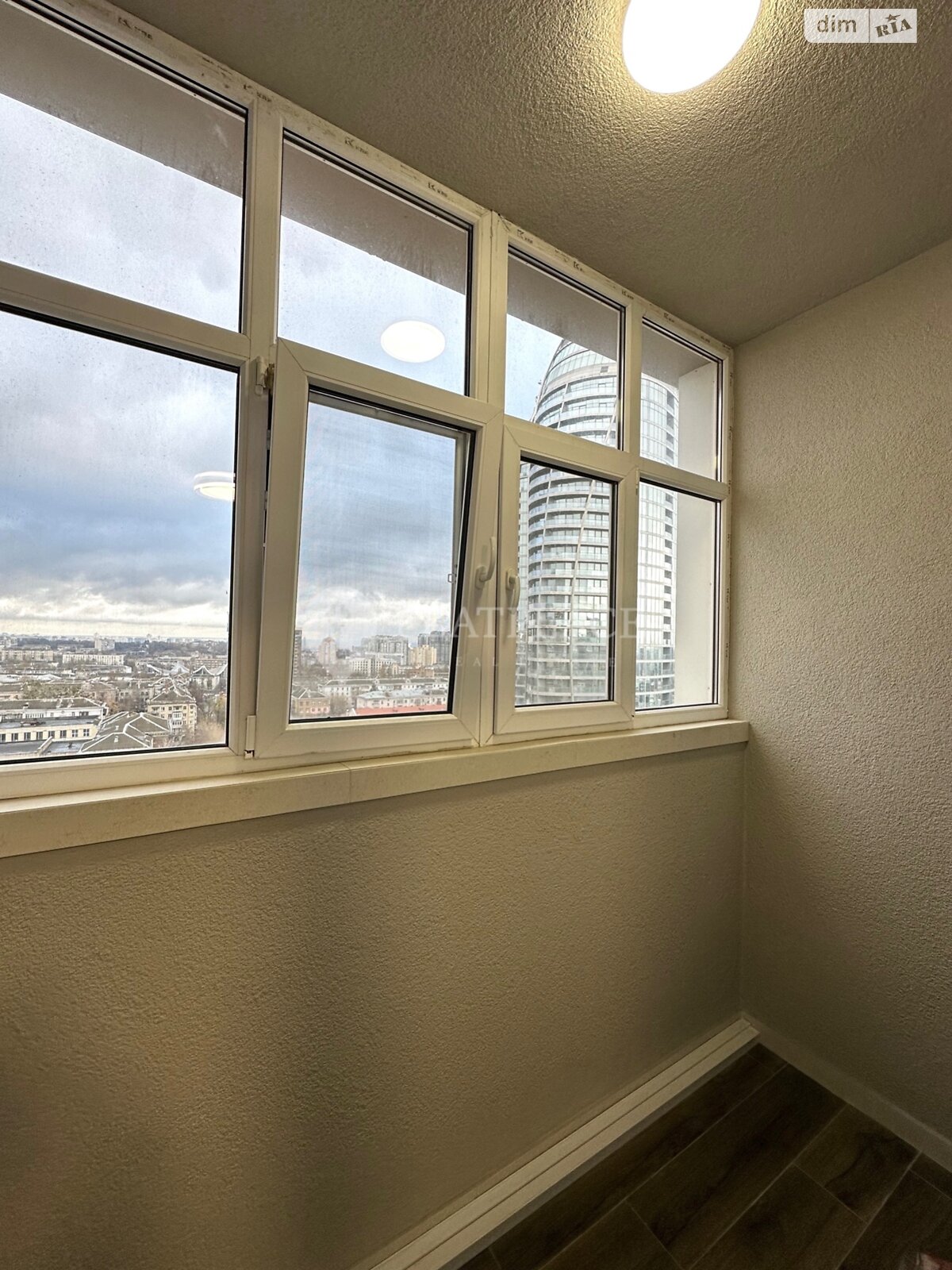 двухкомнатная квартира в Киеве, район Саперное Поле, на ул. Иоанна Павла II 11 в аренду на долгий срок помесячно фото 1 двухкомнатная квартира в Киеве, район Саперное Поле, на ул. Иоанна Павла II 11 в аренду на долгий срок помесячно фото 1