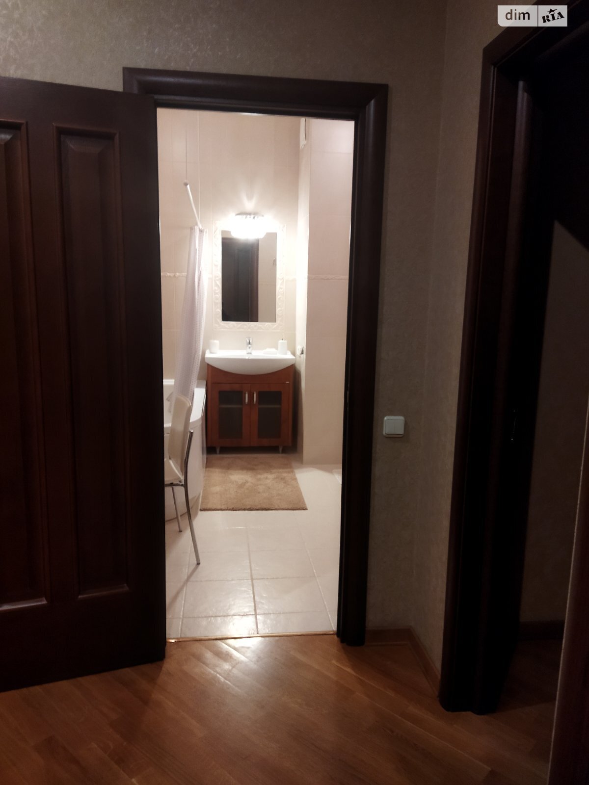 двокімнатна квартира в Києві, район Саперне Поле, на вул. Коновальця Євгена 32Б в довготривалу оренду помісячно фото 1 двокімнатна квартира в Києві, район Саперне Поле, на вул. Коновальця Євгена 32Б в довготривалу оренду помісячно фото 1