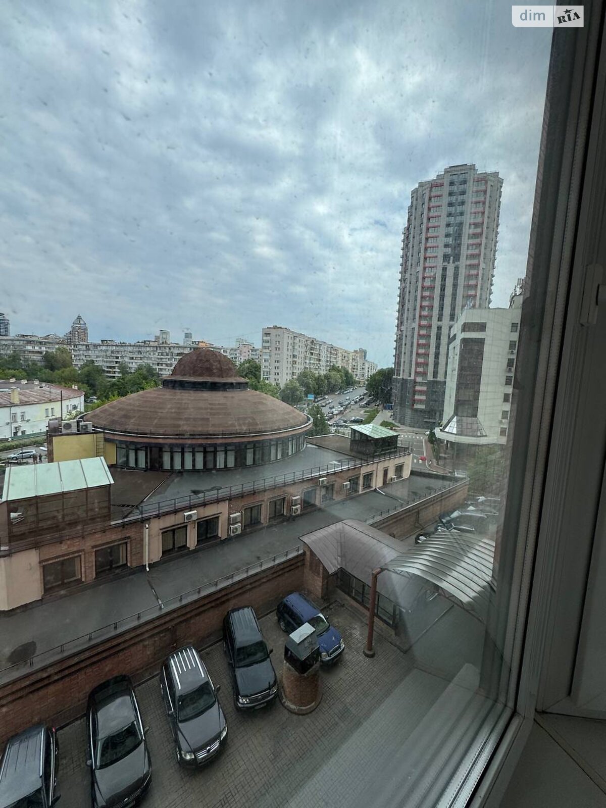 чотирикімнатна квартира в Києві, район Саперне Поле, на вул. Коновальця Євгена 36Б в довготривалу оренду помісячно фото 1 чотирикімнатна квартира в Києві, район Саперне Поле, на вул. Коновальця Євгена 36Б в довготривалу оренду помісячно фото 1