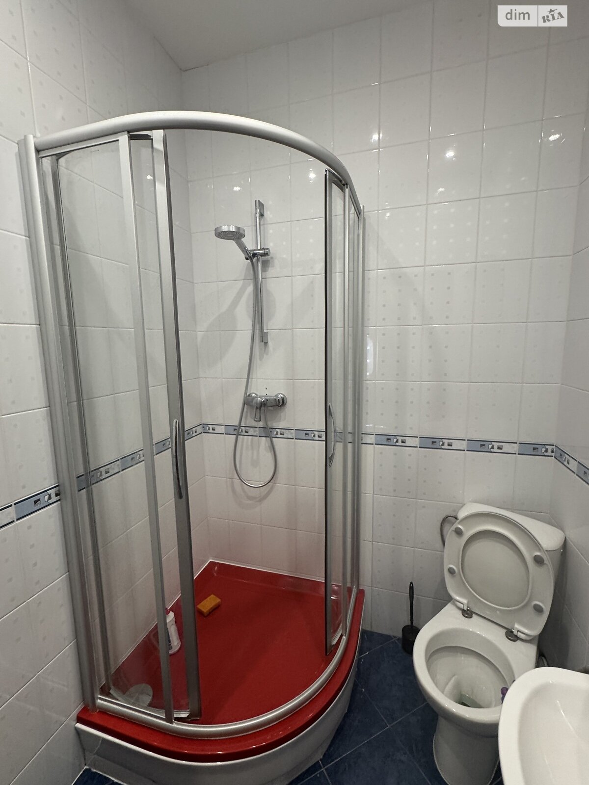 трехкомнатная квартира в Киеве, район Саперное Поле, на ул. Коновальца Евгения 32Б в аренду на долгий срок помесячно фото 1