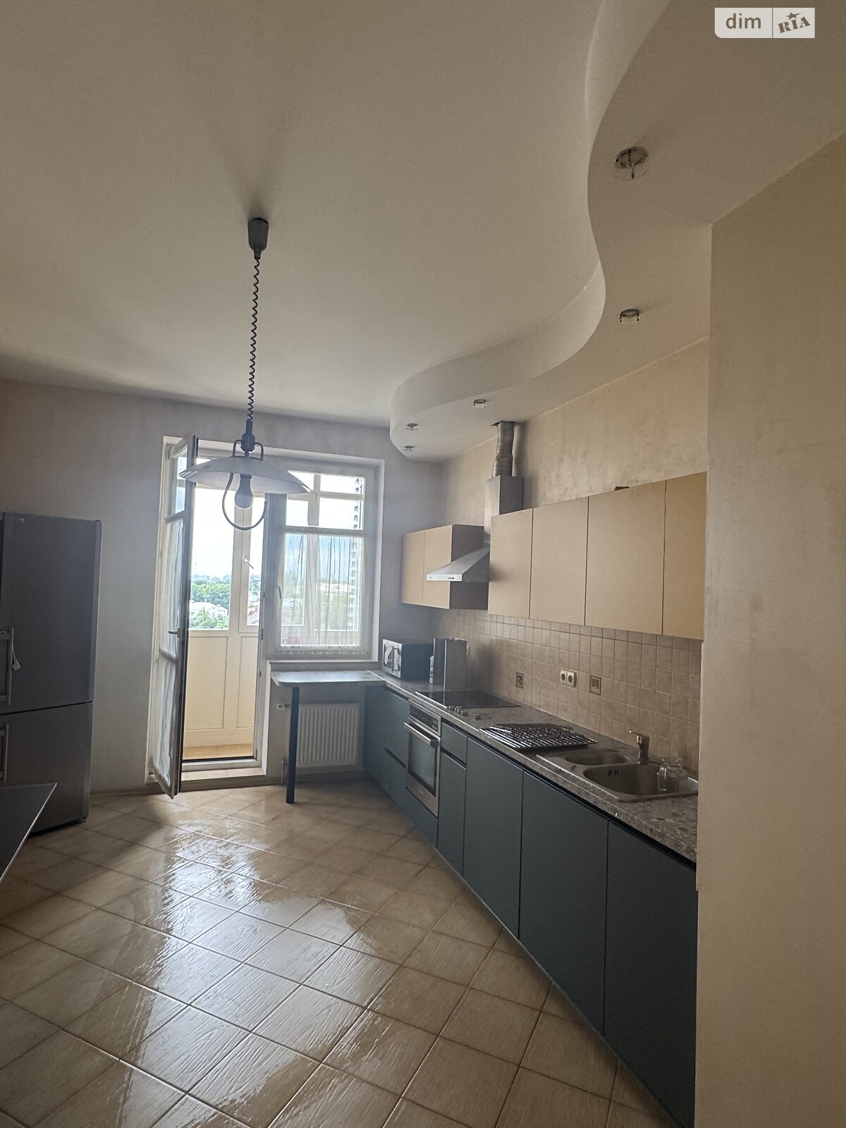 трехкомнатная квартира в Киеве, район Саперное Поле, на ул. Коновальца Евгения 32Б в аренду на долгий срок помесячно фото 1