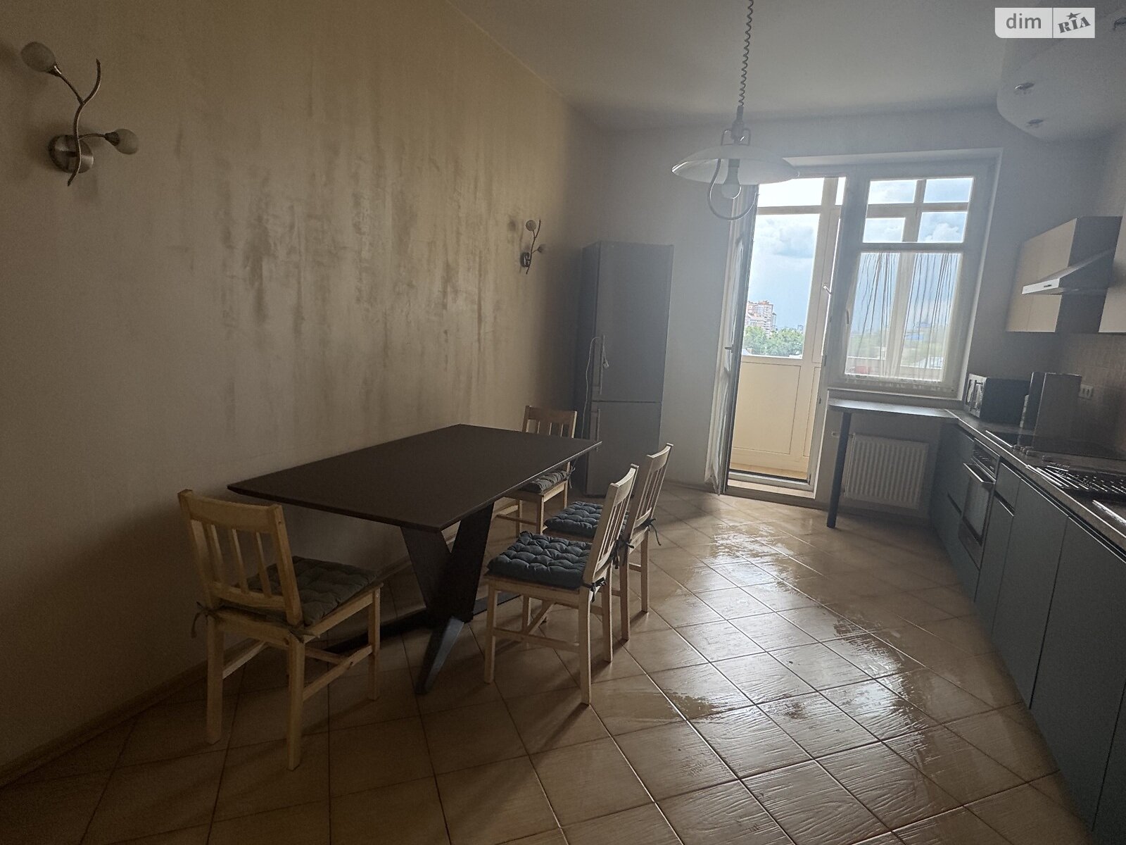 трехкомнатная квартира в Киеве, район Саперное Поле, на ул. Коновальца Евгения 32Б в аренду на долгий срок помесячно фото 1