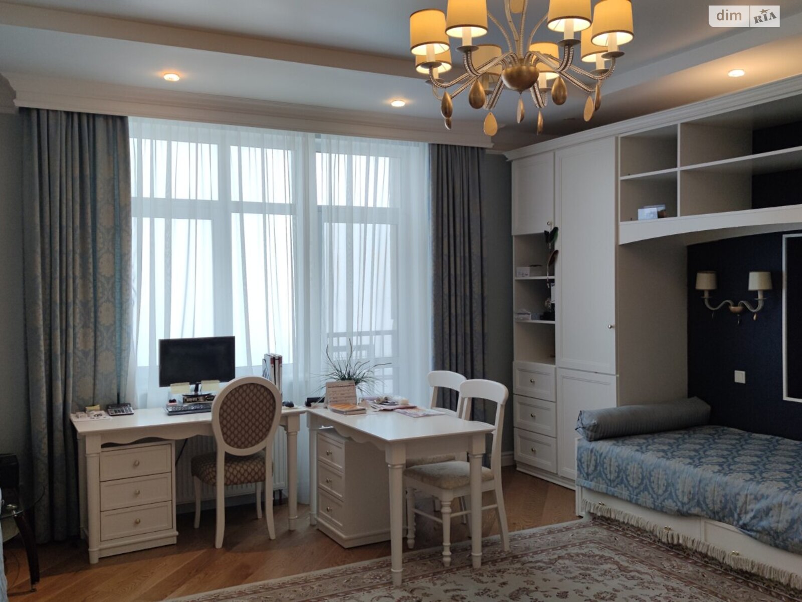 трехкомнатная квартира в Киеве, район Саперное Поле, на ул. Коновальца Евгения 44А в аренду на долгий срок помесячно фото 1