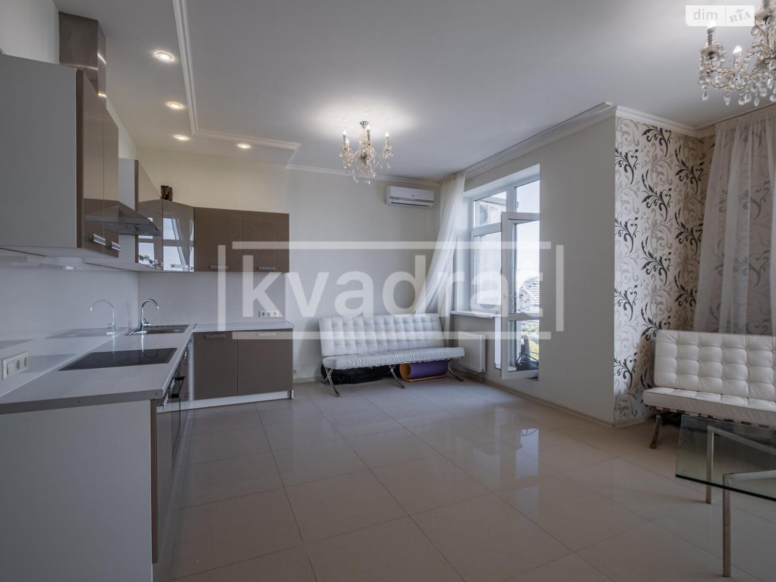 однокомнатная квартира в Киеве, район Саперное Поле, на ул. Коновальца Евгения 44А в аренду на долгий срок помесячно фото 1 однокомнатная квартира в Киеве, район Саперное Поле, на ул. Коновальца Евгения 44А в аренду на долгий срок помесячно фото 1