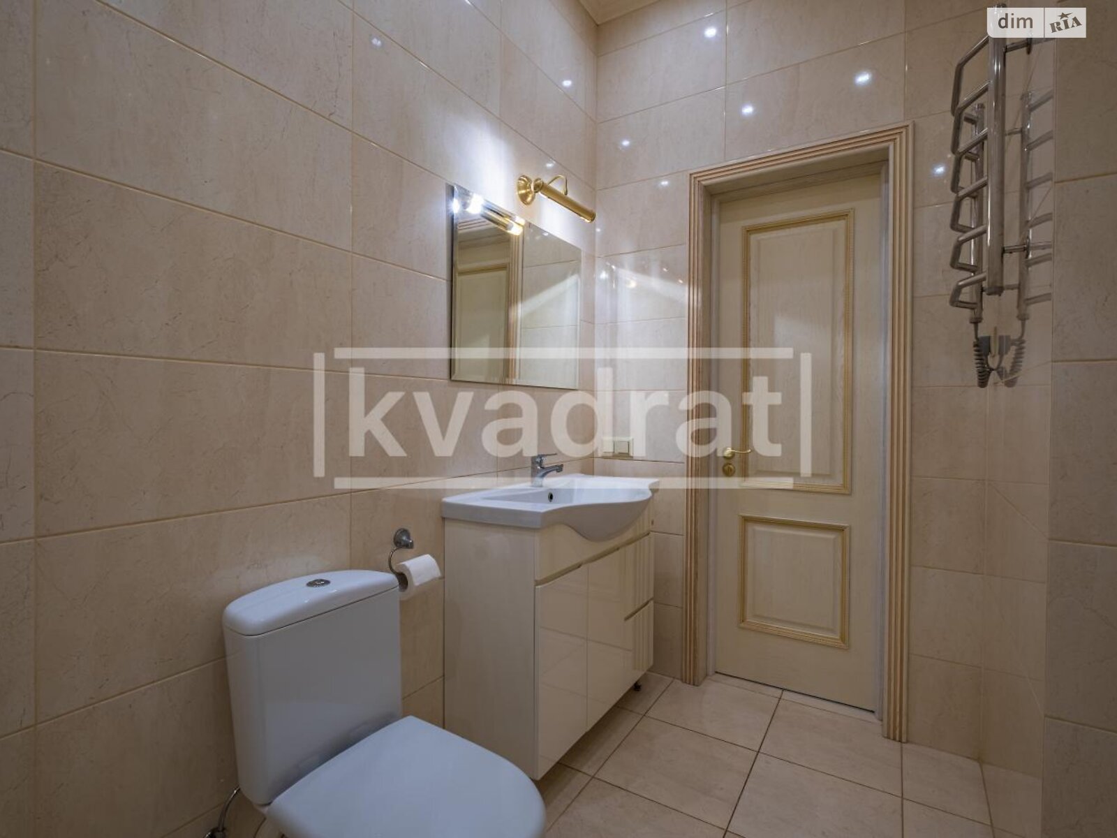 однокомнатная квартира в Киеве, район Саперное Поле, на ул. Коновальца Евгения 44А в аренду на долгий срок помесячно фото 1 однокомнатная квартира в Киеве, район Саперное Поле, на ул. Коновальца Евгения 44А в аренду на долгий срок помесячно фото 1