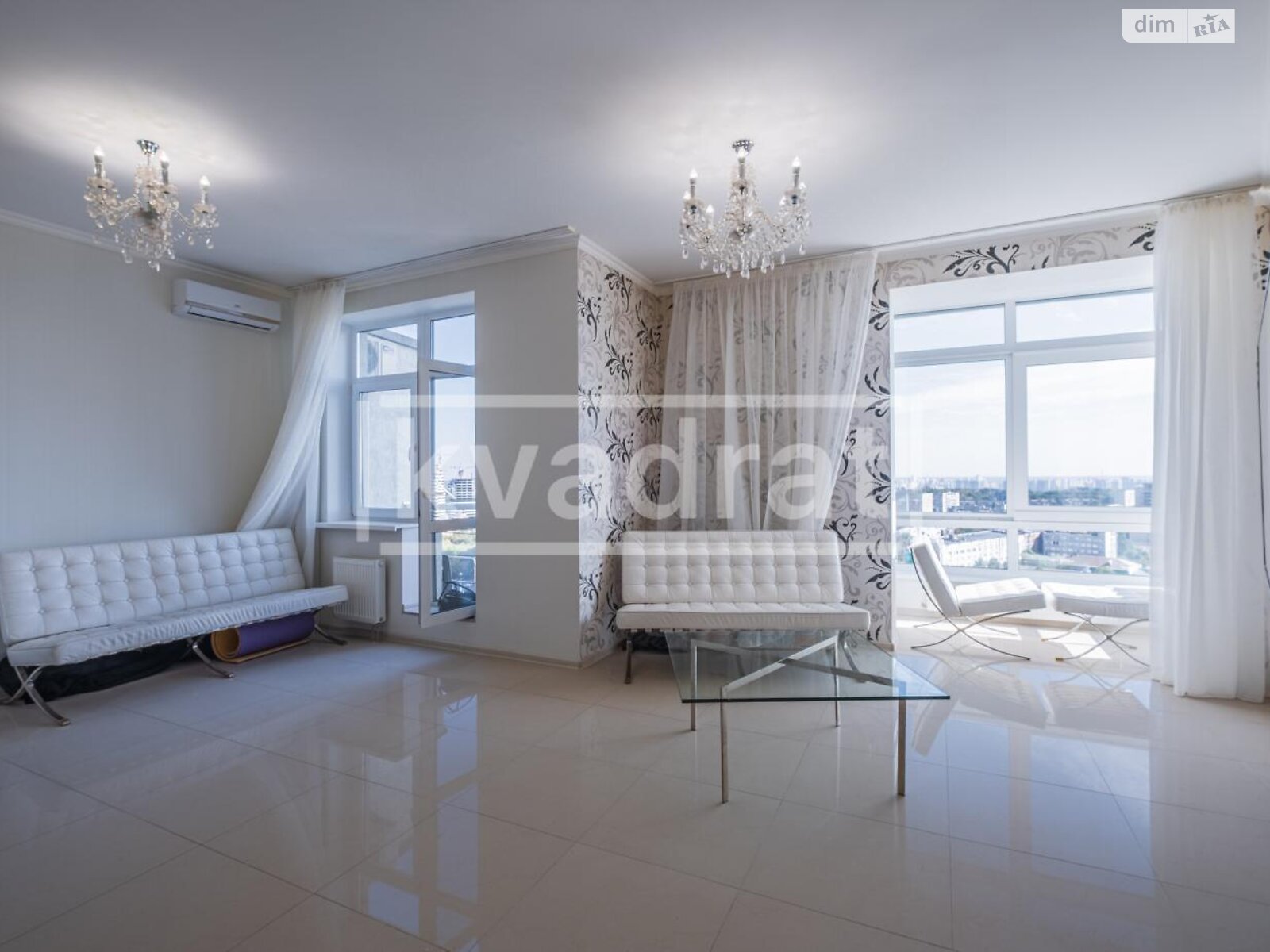 однокомнатная квартира в Киеве, район Саперное Поле, на ул. Коновальца Евгения 44А в аренду на долгий срок помесячно фото 1 однокомнатная квартира в Киеве, район Саперное Поле, на ул. Коновальца Евгения 44А в аренду на долгий срок помесячно фото 1