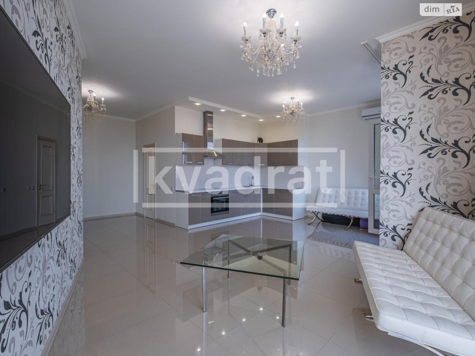 однокомнатная квартира в Киеве, район Саперное Поле, на ул. Коновальца Евгения 44А в аренду на долгий срок помесячно фото 1 однокомнатная квартира в Киеве, район Саперное Поле, на ул. Коновальца Евгения 44А в аренду на долгий срок помесячно фото 1