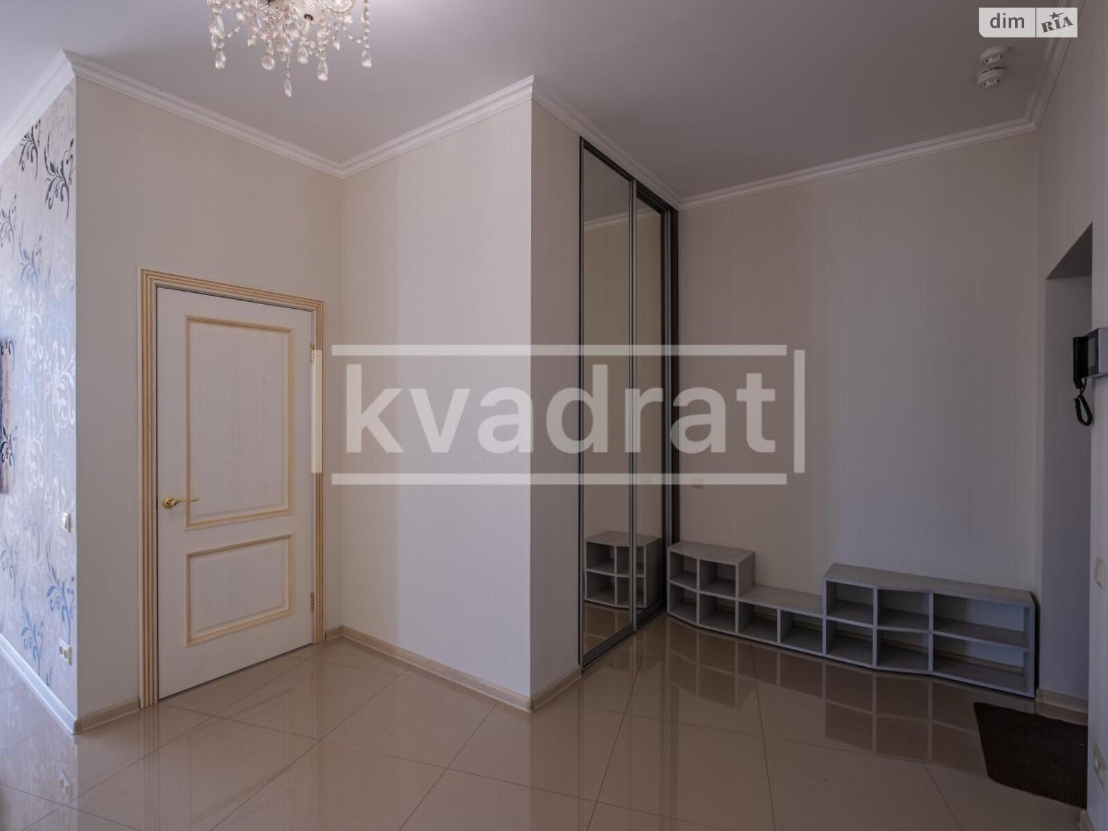 однокомнатная квартира в Киеве, район Саперное Поле, на ул. Коновальца Евгения 44А в аренду на долгий срок помесячно фото 1 однокомнатная квартира в Киеве, район Саперное Поле, на ул. Коновальца Евгения 44А в аренду на долгий срок помесячно фото 1