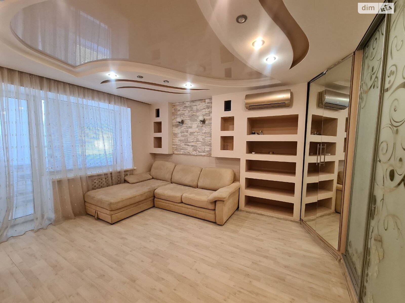 однокімнатна квартира в Києві, район Саперне Поле, на бул. Лесі Українки 28А в довготривалу оренду помісячно фото 1