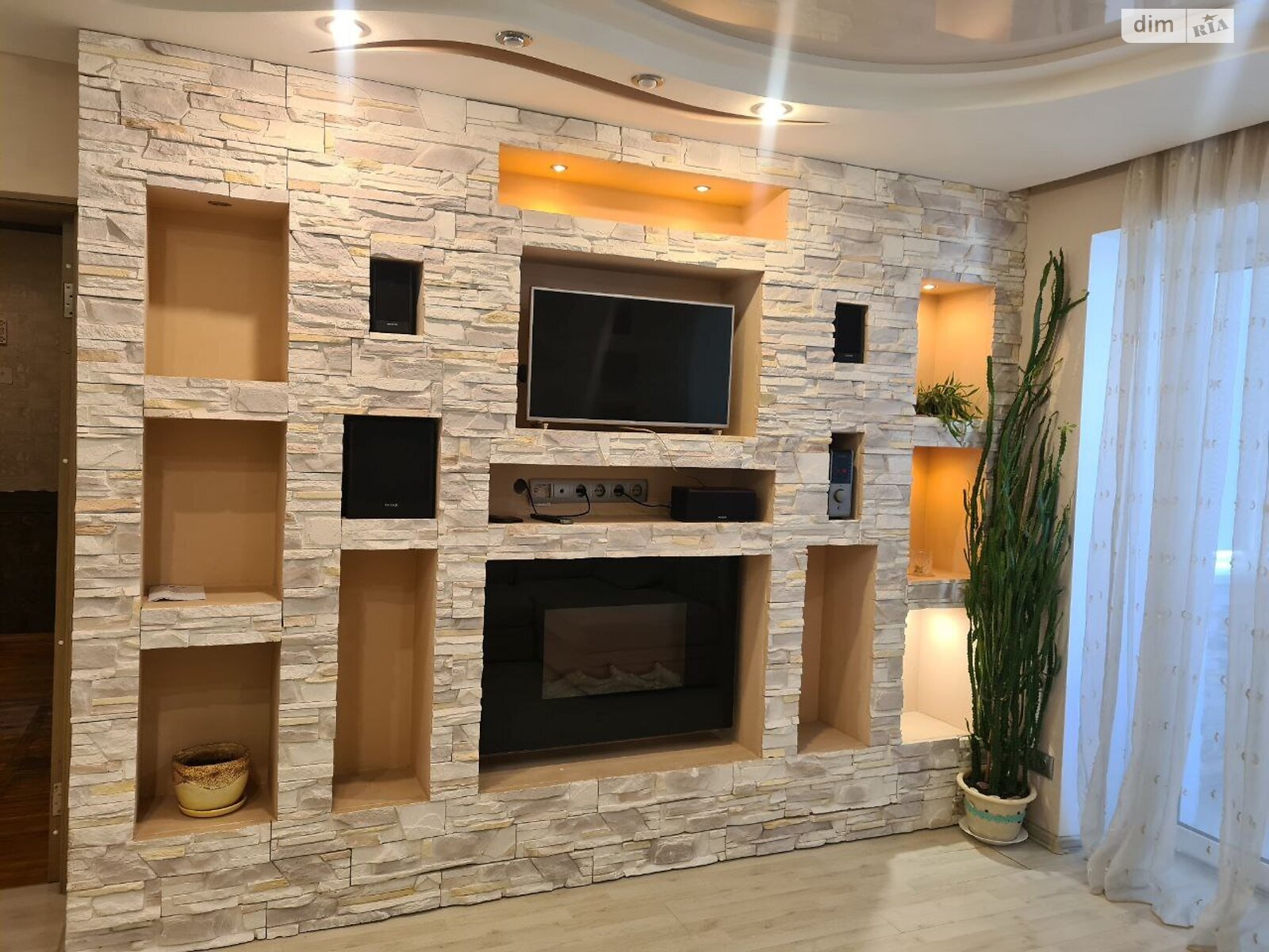 однокімнатна квартира в Києві, район Саперне Поле, на бул. Лесі Українки 28А в довготривалу оренду помісячно фото 1