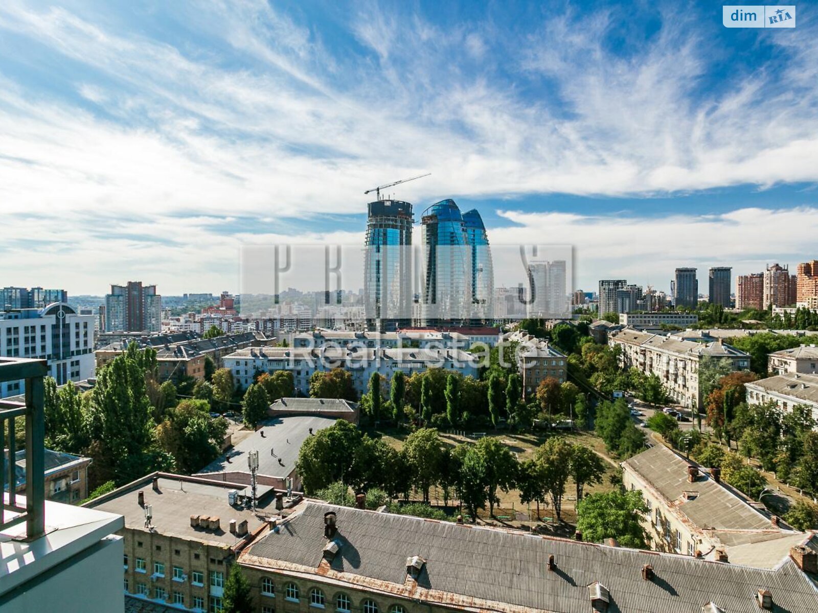 трикімнатна квартира в Києві, район Саперне Поле, на вул. Маккейна Джона 26 в довготривалу оренду помісячно фото 1 трикімнатна квартира в Києві, район Саперне Поле, на вул. Маккейна Джона 26 в довготривалу оренду помісячно фото 1