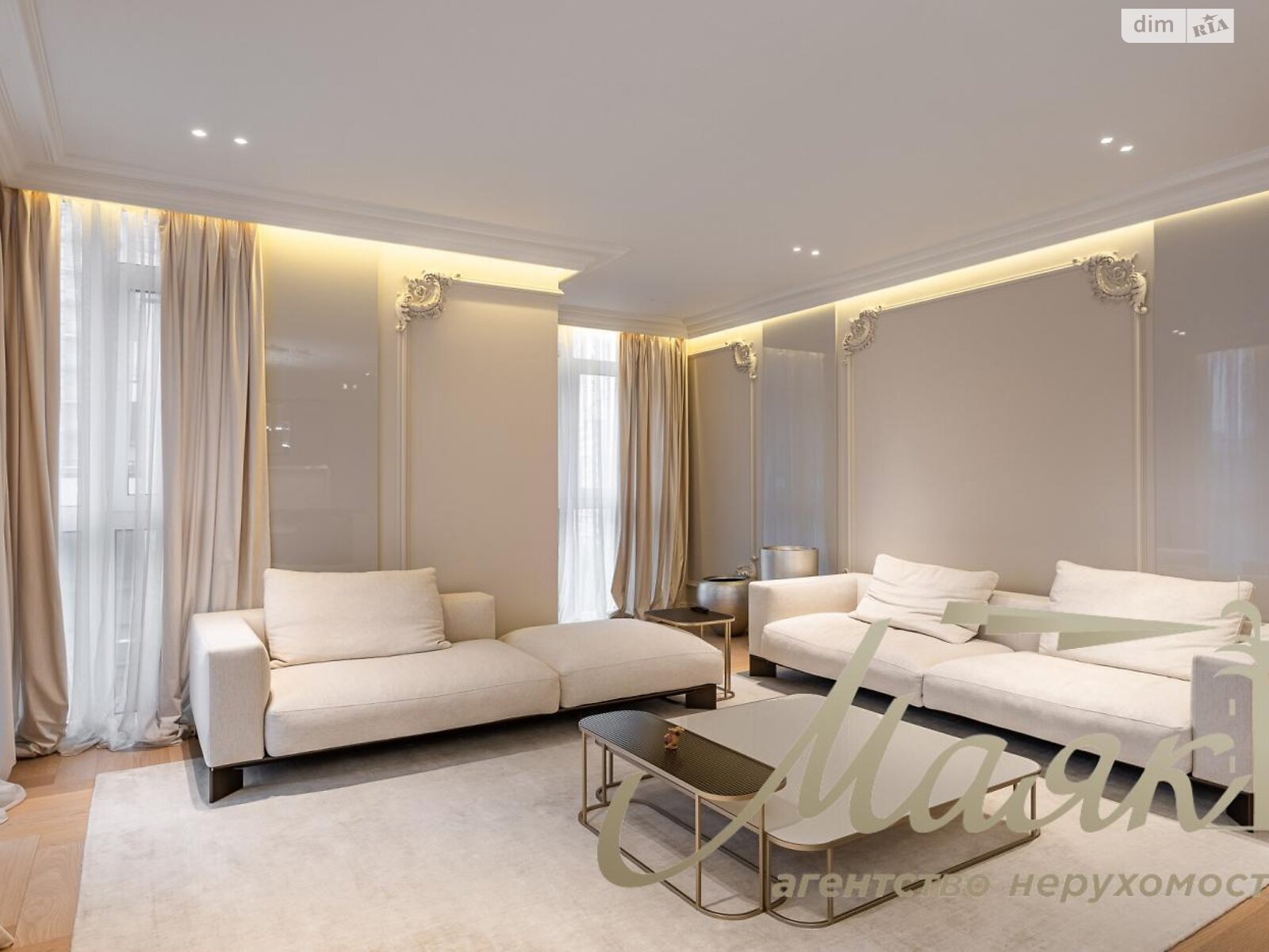 трехкомнатная квартира в Киеве, район Печерск, на ул. Маккейна Джона 3А в аренду на долгий срок помесячно фото 1