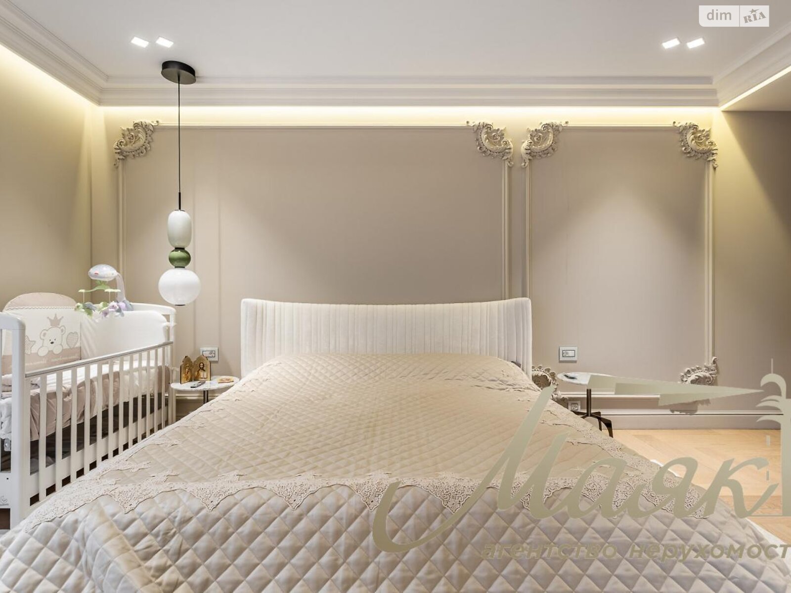 трехкомнатная квартира в Киеве, район Печерск, на ул. Маккейна Джона 3А в аренду на долгий срок помесячно фото 1