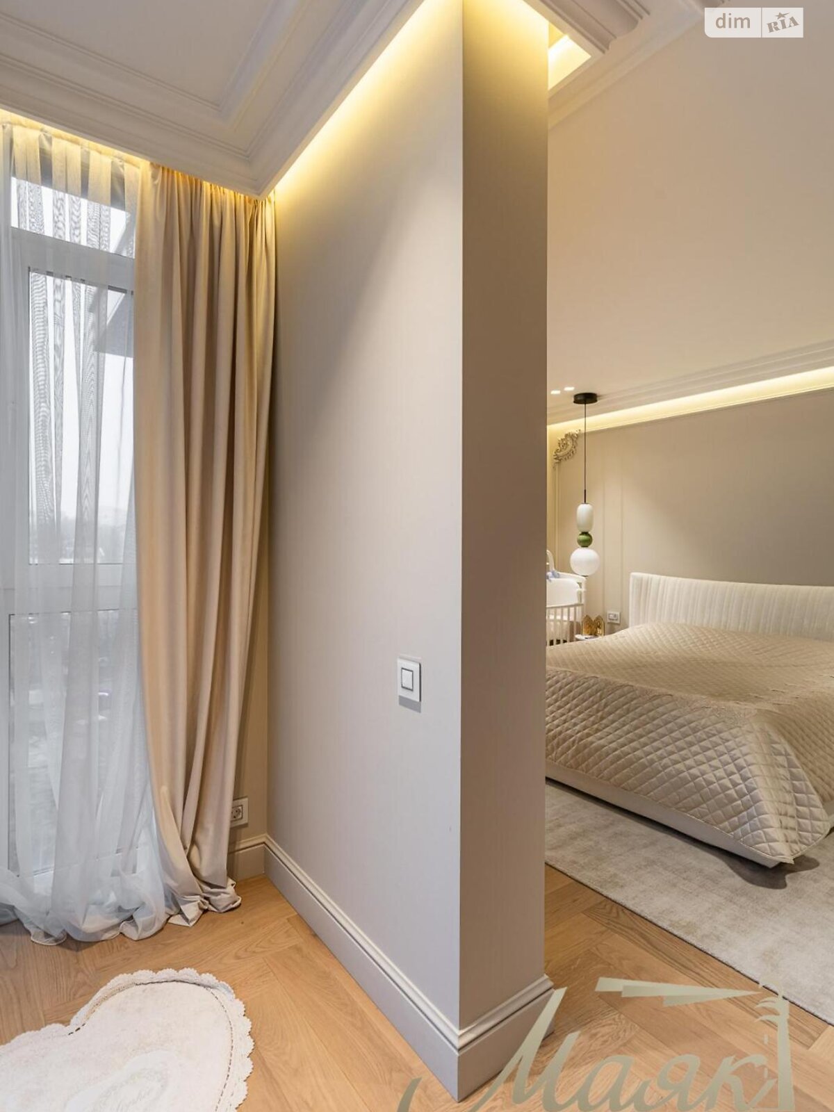 трехкомнатная квартира в Киеве, район Печерск, на ул. Маккейна Джона 3А в аренду на долгий срок помесячно фото 1