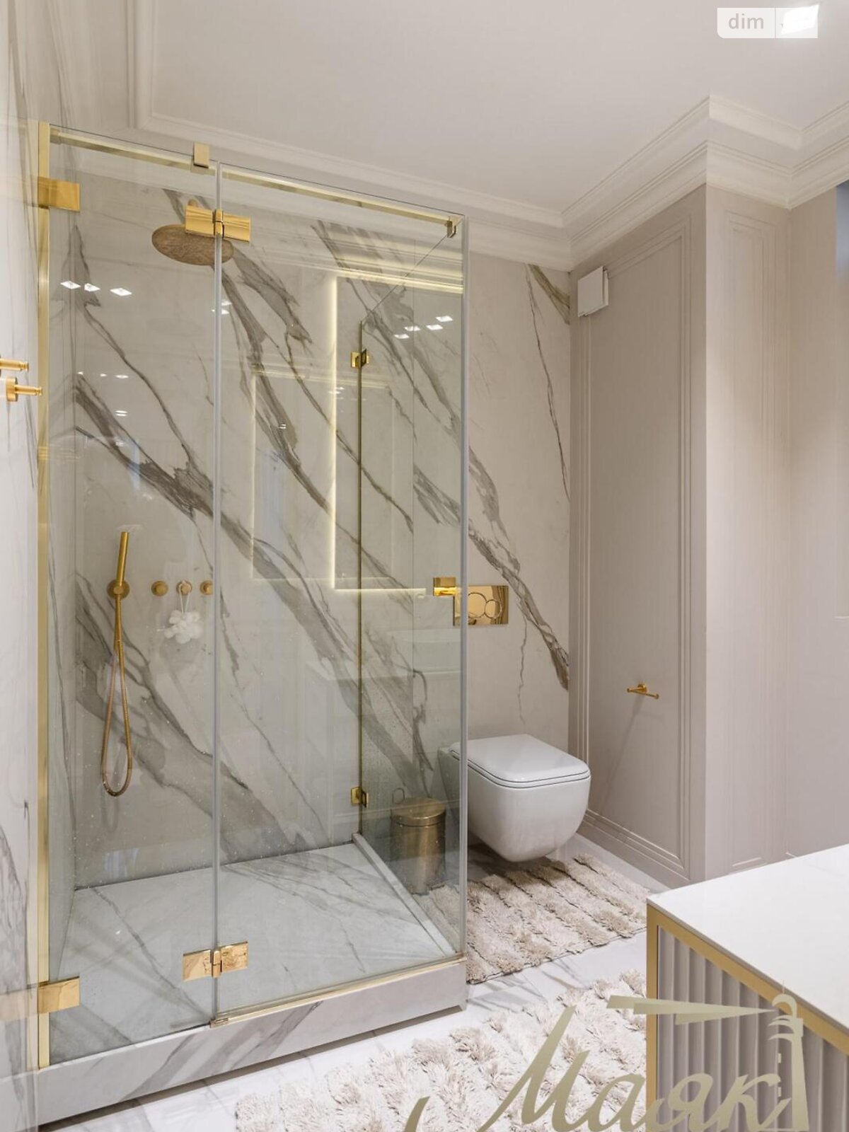 трехкомнатная квартира в Киеве, район Печерск, на ул. Маккейна Джона 3А в аренду на долгий срок помесячно фото 1