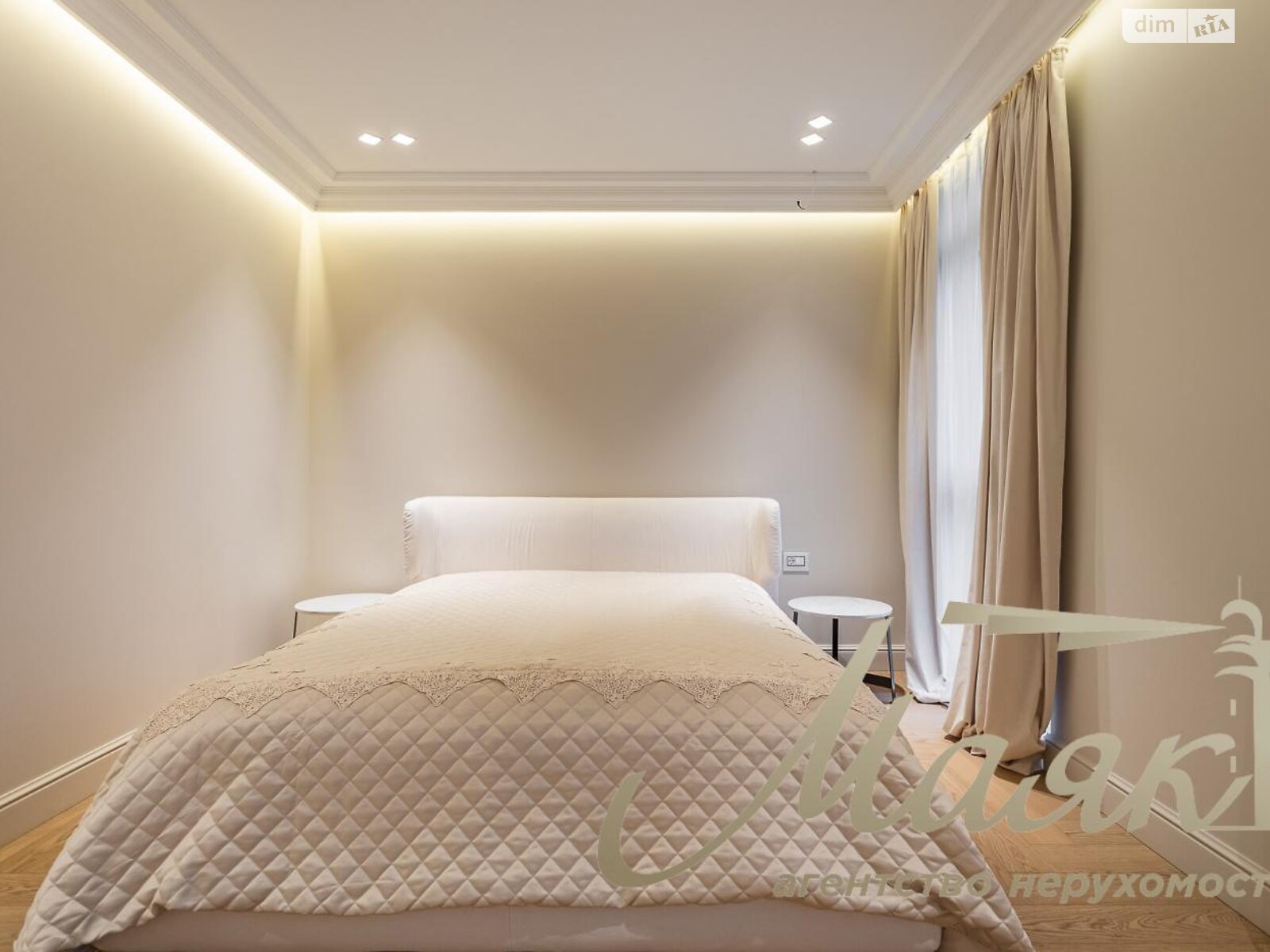 трехкомнатная квартира в Киеве, район Печерск, на ул. Маккейна Джона 3А в аренду на долгий срок помесячно фото 1