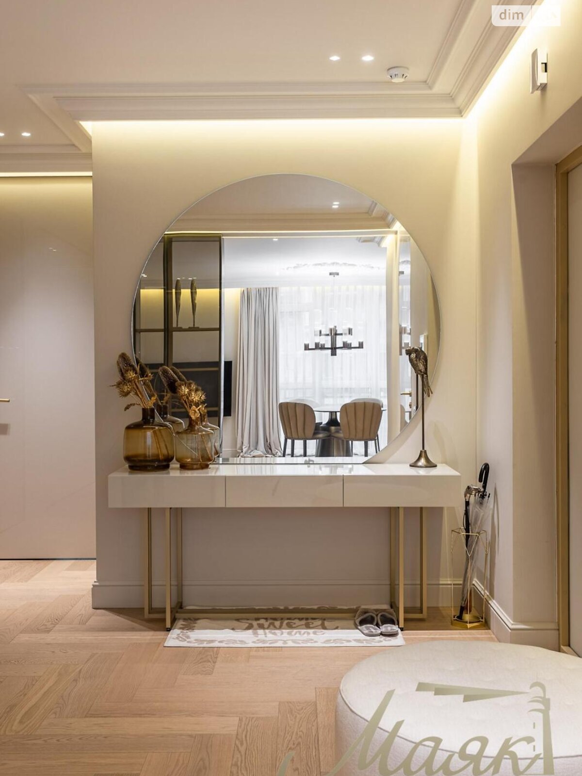 трехкомнатная квартира в Киеве, район Печерск, на ул. Маккейна Джона 3А в аренду на долгий срок помесячно фото 1