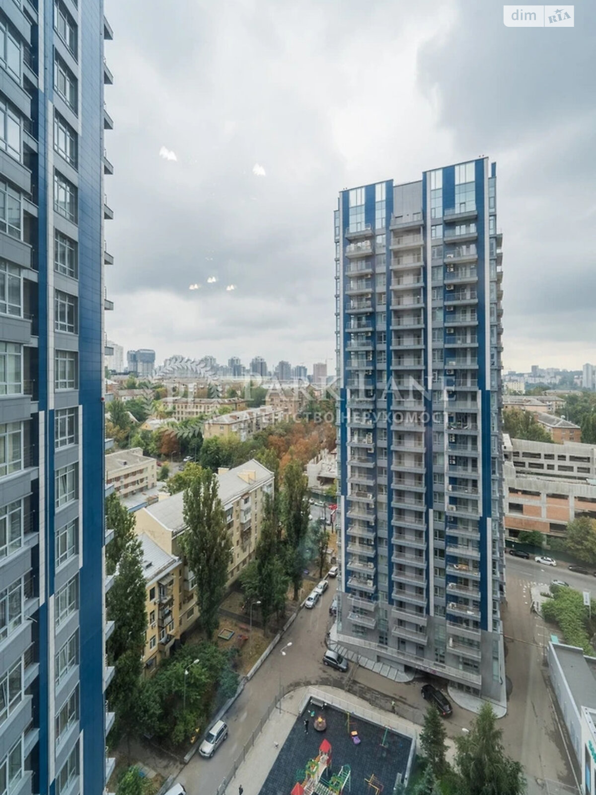 однокомнатная квартира в Киеве, район Саперное Поле, на ул. Маккейна Джона 7 в аренду на долгий срок помесячно фото 1