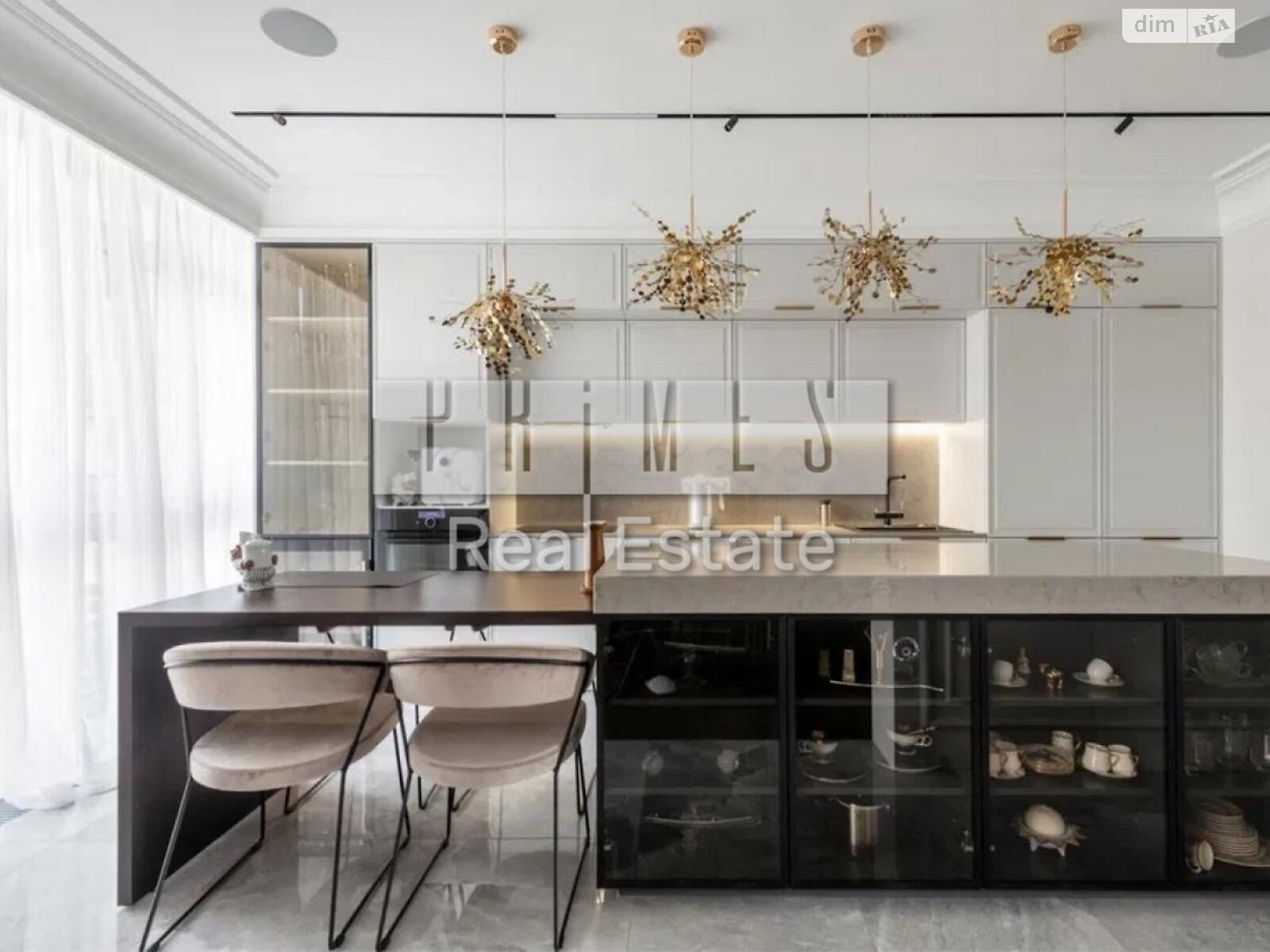 четырехкомнатная квартира в Киеве, район Саперное Поле, на ул. Маккейна Джона 3А в аренду на долгий срок помесячно фото 1