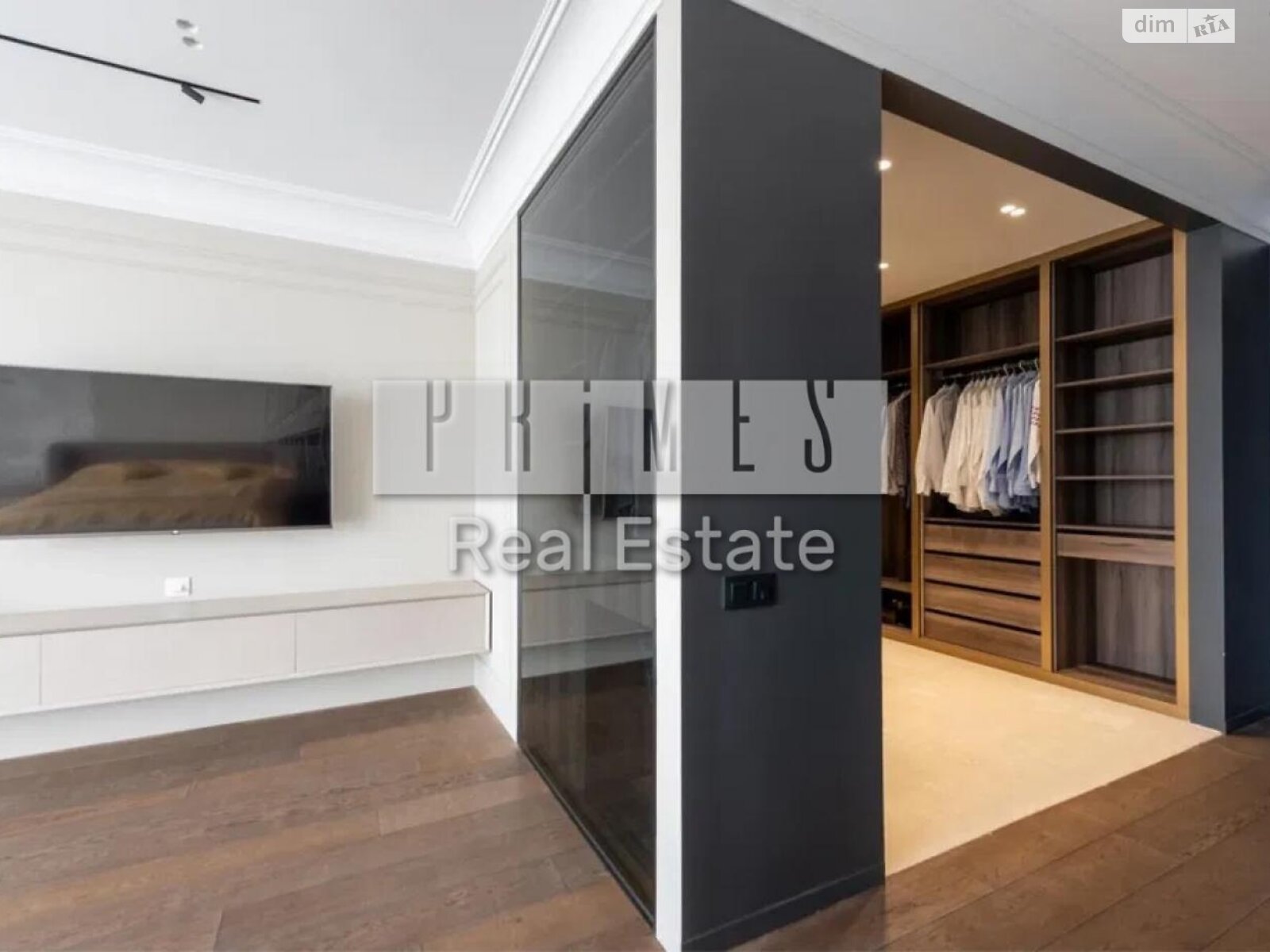 четырехкомнатная квартира в Киеве, район Саперное Поле, на ул. Маккейна Джона 3А в аренду на долгий срок помесячно фото 1