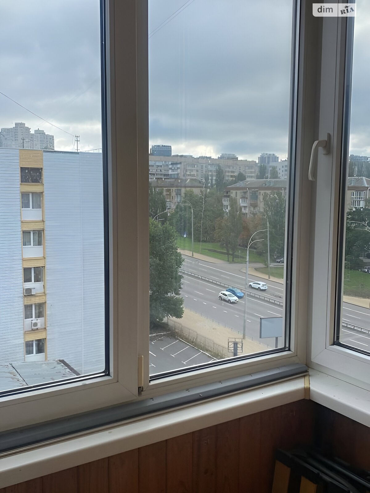 двухкомнатная квартира в Киеве, район Саперное Поле, на бул. Николая Михновского 3Б в аренду на долгий срок помесячно фото 1 двухкомнатная квартира в Киеве, район Саперное Поле, на бул. Николая Михновского 3Б в аренду на долгий срок помесячно фото 1