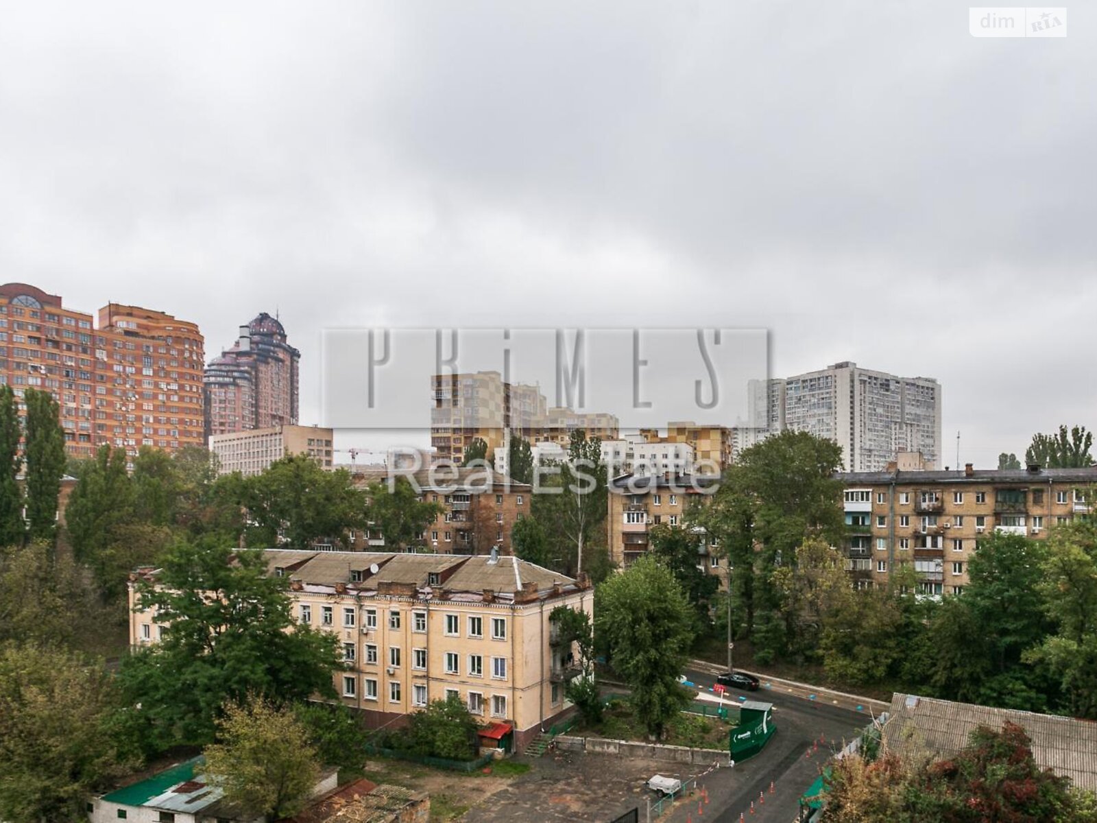 трикімнатна квартира в Києві, район Саперне Поле, на пров. Новопечерський 5, кв. 23 в довготривалу оренду помісячно фото 1