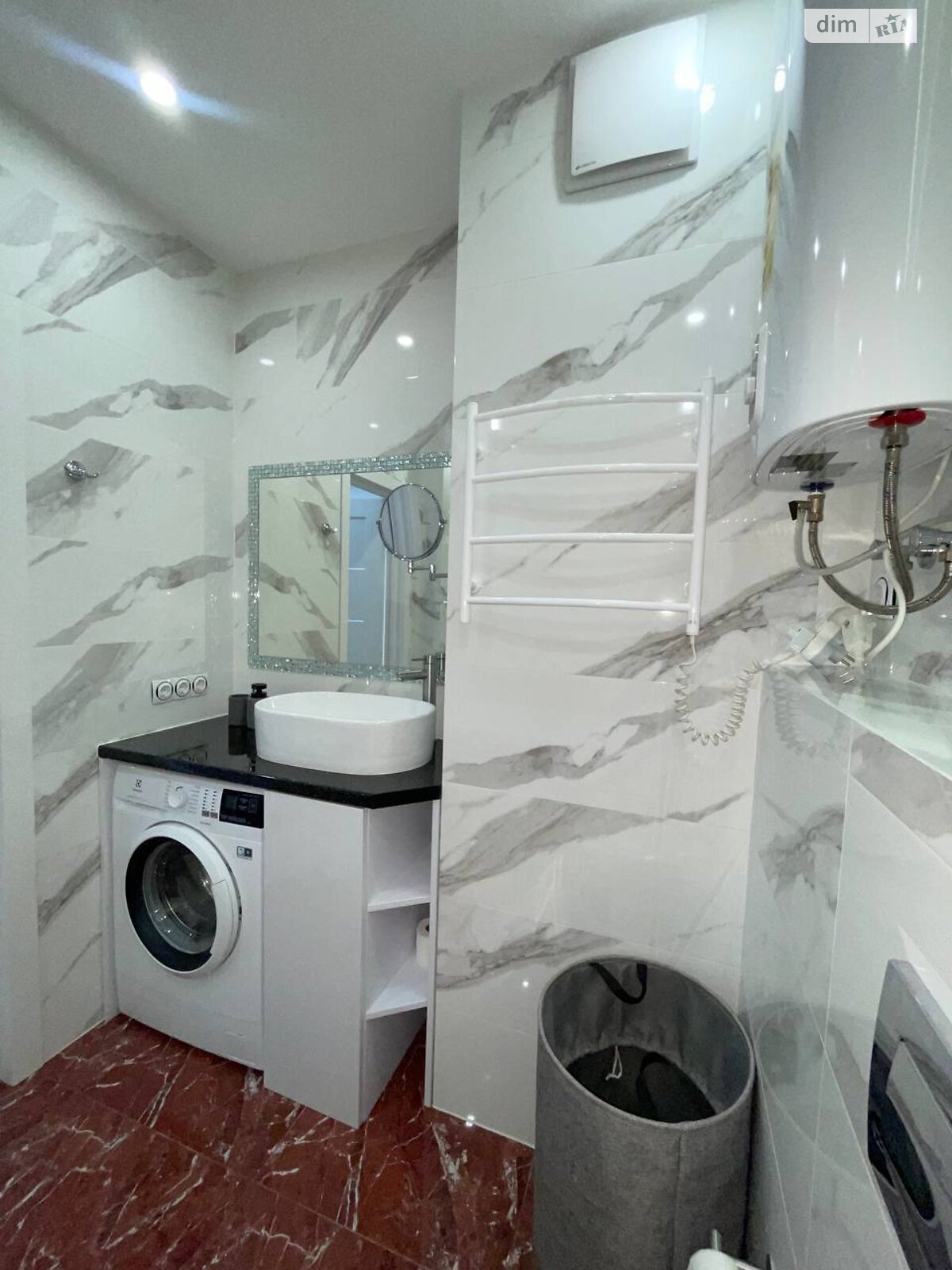 двухкомнатная квартира в Киеве, район Саперное Поле, на ул. Предславинская 55А в аренду на долгий срок помесячно фото 1 двухкомнатная квартира в Киеве, район Саперное Поле, на ул. Предславинская 55А в аренду на долгий срок помесячно фото 1