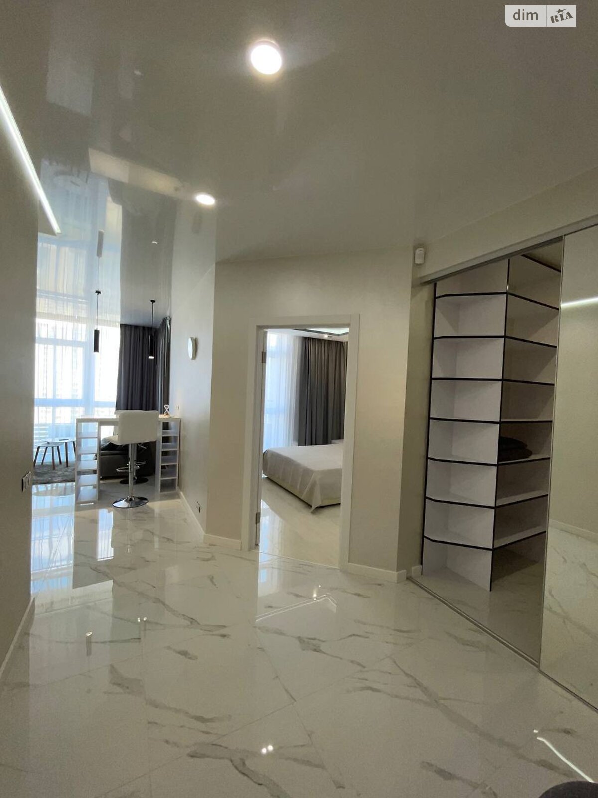 двухкомнатная квартира в Киеве, район Саперное Поле, на ул. Предславинская 55А в аренду на долгий срок помесячно фото 1 двухкомнатная квартира в Киеве, район Саперное Поле, на ул. Предславинская 55А в аренду на долгий срок помесячно фото 1