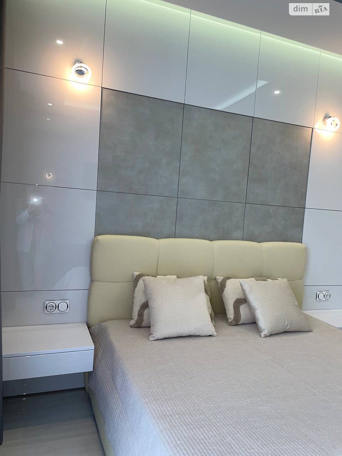 двухкомнатная квартира в Киеве, район Саперное Поле, на ул. Предславинская 55А в аренду на долгий срок помесячно фото 1 двухкомнатная квартира в Киеве, район Саперное Поле, на ул. Предславинская 55А в аренду на долгий срок помесячно фото 1