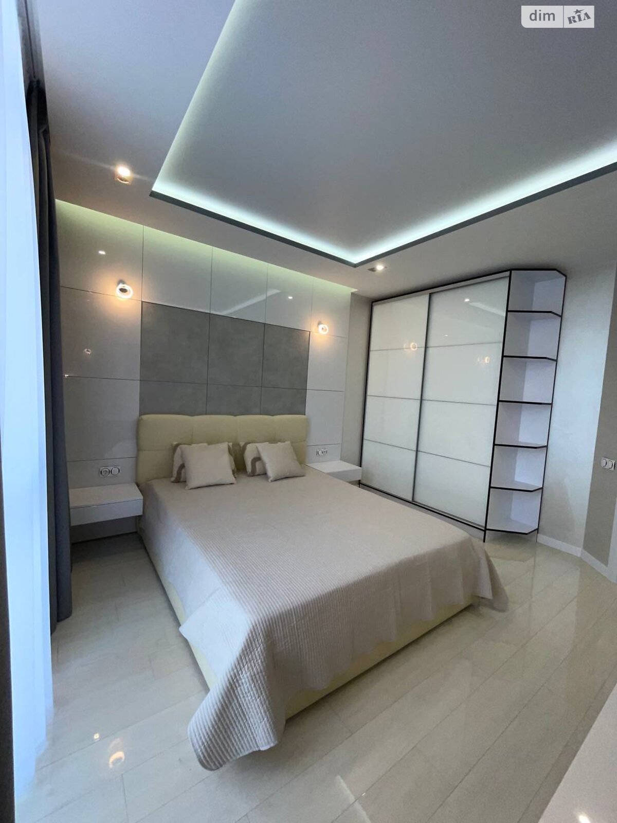 двухкомнатная квартира в Киеве, район Саперное Поле, на ул. Предславинская 55А в аренду на долгий срок помесячно фото 1 двухкомнатная квартира в Киеве, район Саперное Поле, на ул. Предславинская 55А в аренду на долгий срок помесячно фото 1