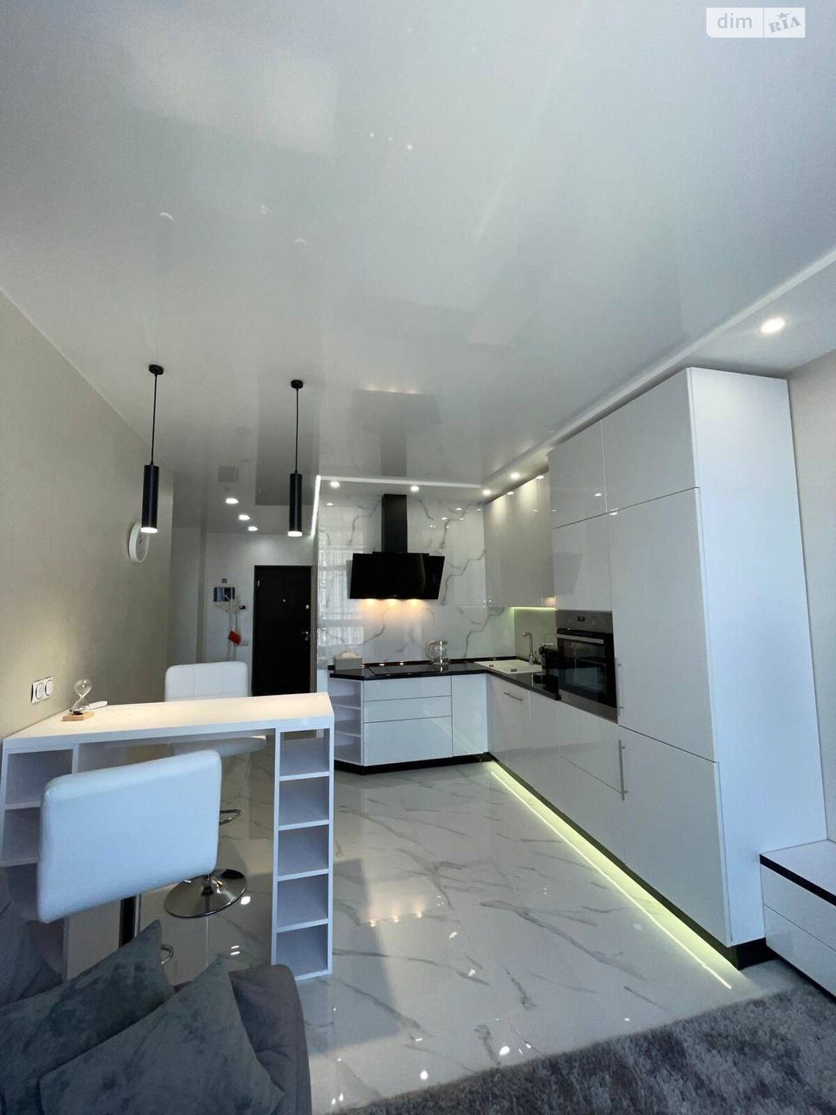 двухкомнатная квартира в Киеве, район Саперное Поле, на ул. Предславинская 55А в аренду на долгий срок помесячно фото 1 двухкомнатная квартира в Киеве, район Саперное Поле, на ул. Предславинская 55А в аренду на долгий срок помесячно фото 1