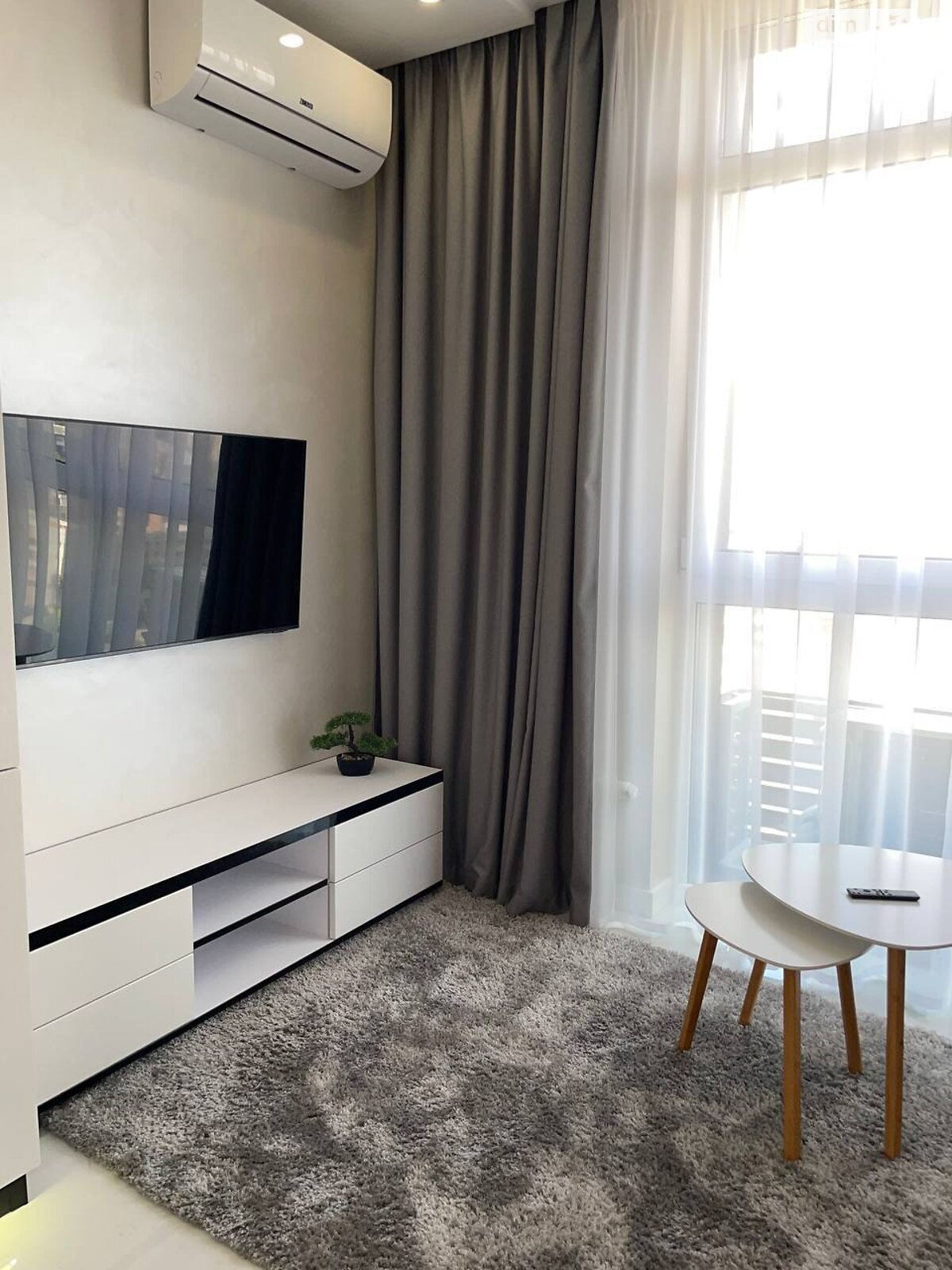 двухкомнатная квартира в Киеве, район Саперное Поле, на ул. Предславинская 55А в аренду на долгий срок помесячно фото 1 двухкомнатная квартира в Киеве, район Саперное Поле, на ул. Предславинская 55А в аренду на долгий срок помесячно фото 1