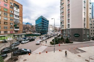 трикімнатна квартира в Києві, район Саперне Поле, на вул. Саперне Поле 12 в довготривалу оренду помісячно фото 2
