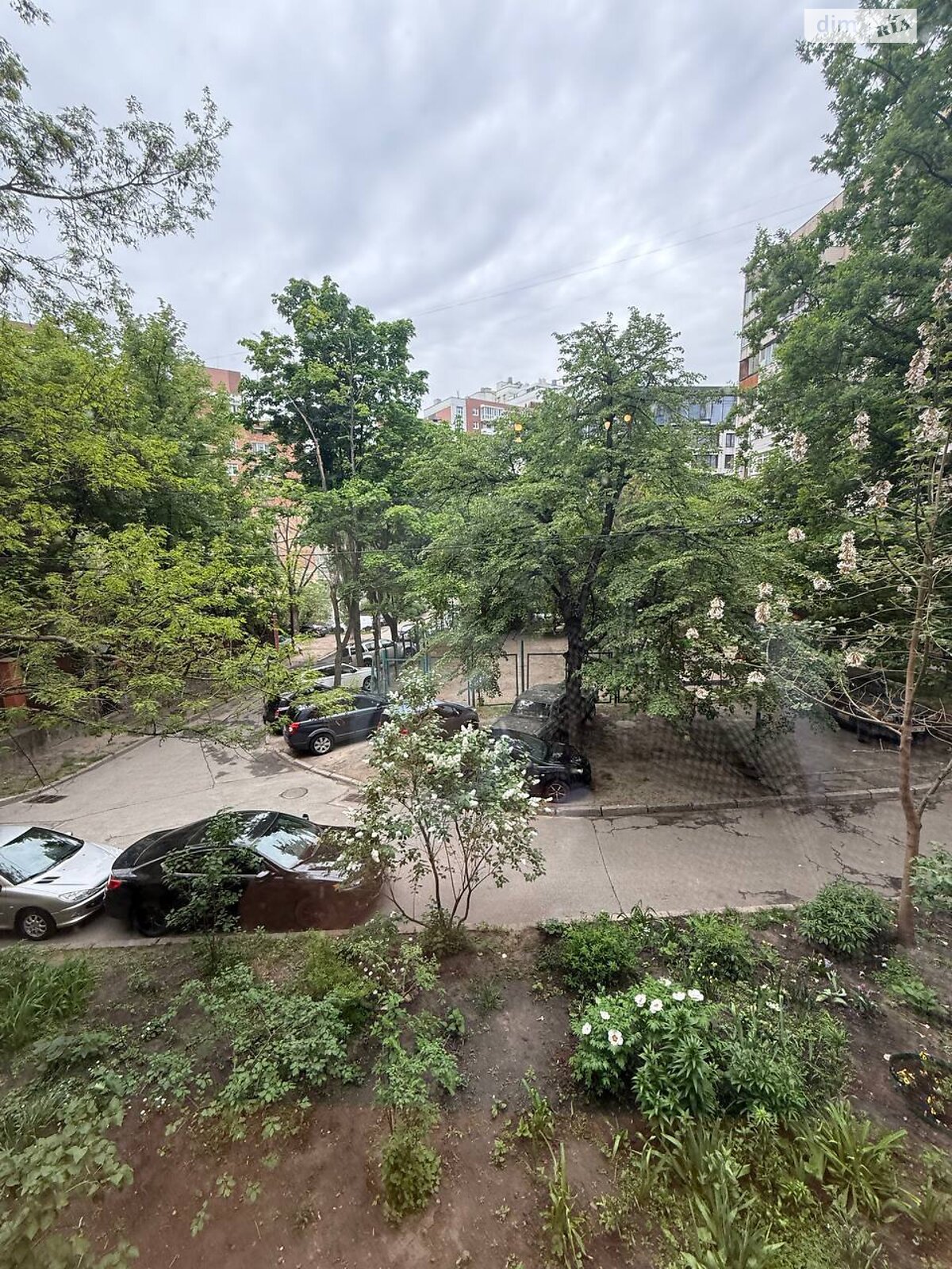 трикімнатна квартира в Києві, район Саперне Поле, на вул. Саперне Поле 26 в довготривалу оренду помісячно фото 1 трикімнатна квартира в Києві, район Саперне Поле, на вул. Саперне Поле 26 в довготривалу оренду помісячно фото 1