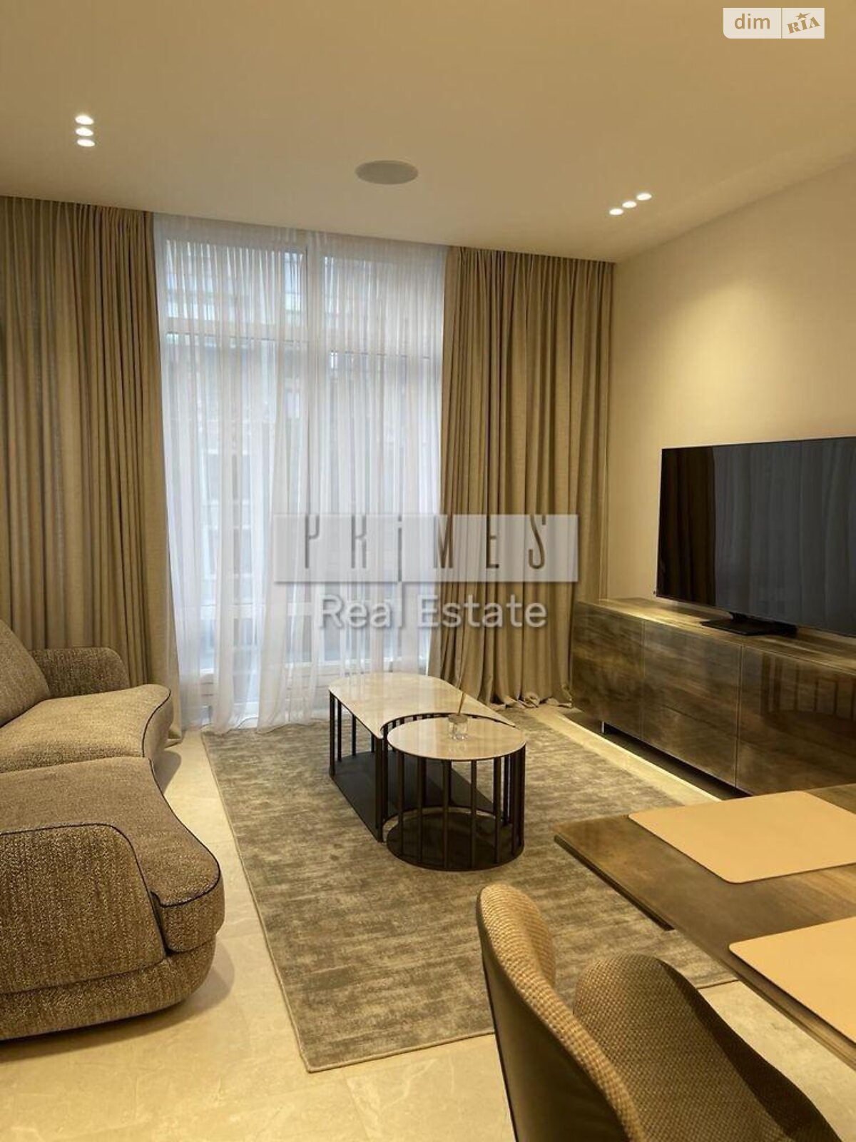 трехкомнатная квартира в Киеве, район Саперное Поле, на ул. Саперное Поле 5 в аренду на долгий срок помесячно фото 1 трехкомнатная квартира в Киеве, район Саперное Поле, на ул. Саперное Поле 5 в аренду на долгий срок помесячно фото 1