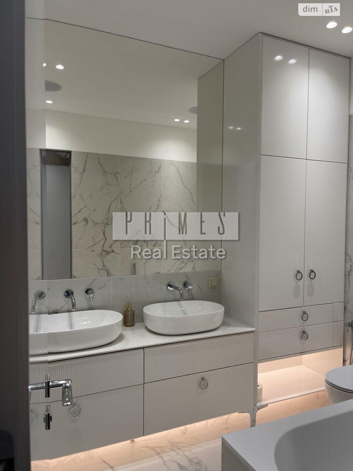 трехкомнатная квартира в Киеве, район Саперное Поле, на ул. Саперное Поле 5 в аренду на долгий срок помесячно фото 1 трехкомнатная квартира в Киеве, район Саперное Поле, на ул. Саперное Поле 5 в аренду на долгий срок помесячно фото 1