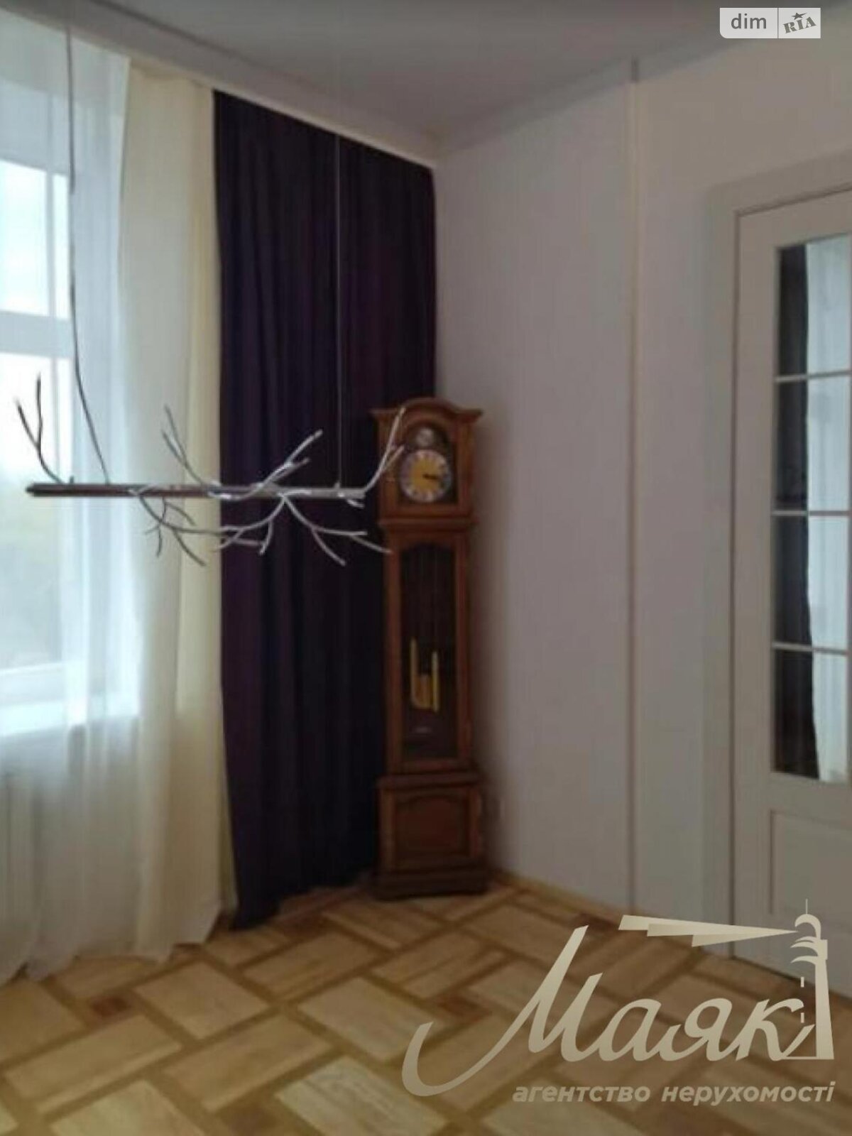 трехкомнатная квартира с ремонтом в Киеве, район Саперное Поле, на ул. Ежи Гедройца 6 в аренду на долгий срок помесячно фото 1