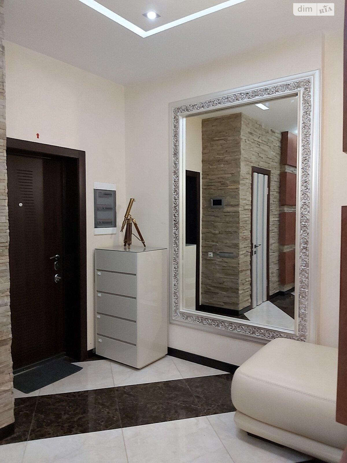 двокімнатна квартира в Києві, район Саперне Поле, на вул. Василя Тютюнника 37/1 корпус 1 в довготривалу оренду помісячно фото 1 двокімнатна квартира в Києві, район Саперне Поле, на вул. Василя Тютюнника 37/1 корпус 1 в довготривалу оренду помісячно фото 1