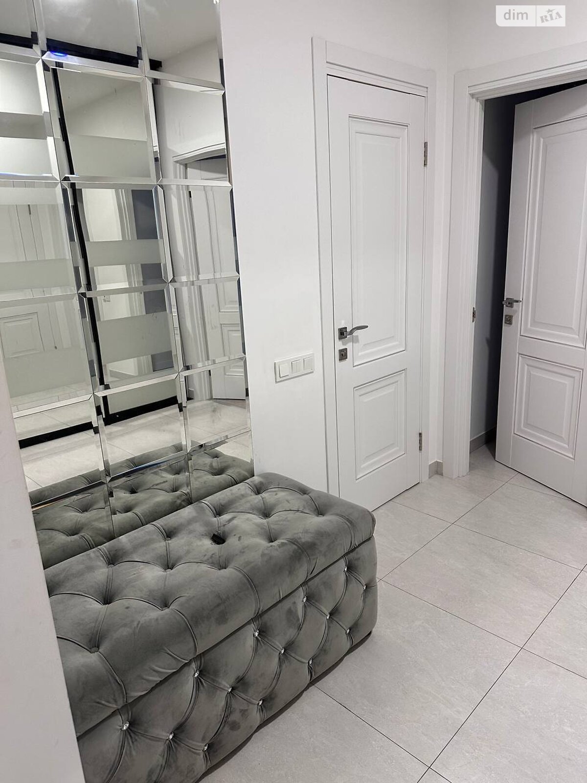 однокімнатна квартира в Києві, район Північно-Броварський Масив, на вул. Князя Романа Мстиславича 28Б в довготривалу оренду помісячно фото 1 однокімнатна квартира в Києві, район Північно-Броварський Масив, на вул. Князя Романа Мстиславича 28Б в довготривалу оренду помісячно фото 1