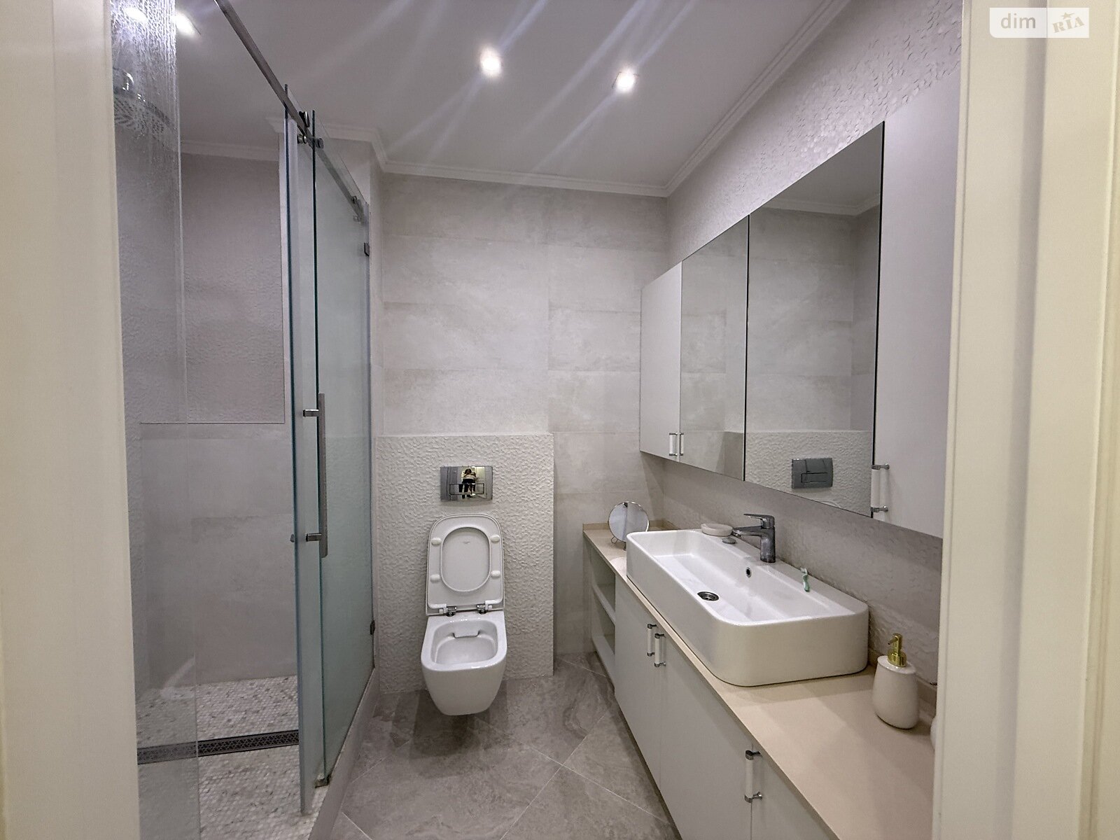 двухкомнатная квартира в Киеве, район Северно-Броварский Масив, на ул. Князя Романа Мстиславича 28 в аренду на долгий срок помесячно фото 1 двухкомнатная квартира в Киеве, район Северно-Броварский Масив, на ул. Князя Романа Мстиславича 28 в аренду на долгий срок помесячно фото 1