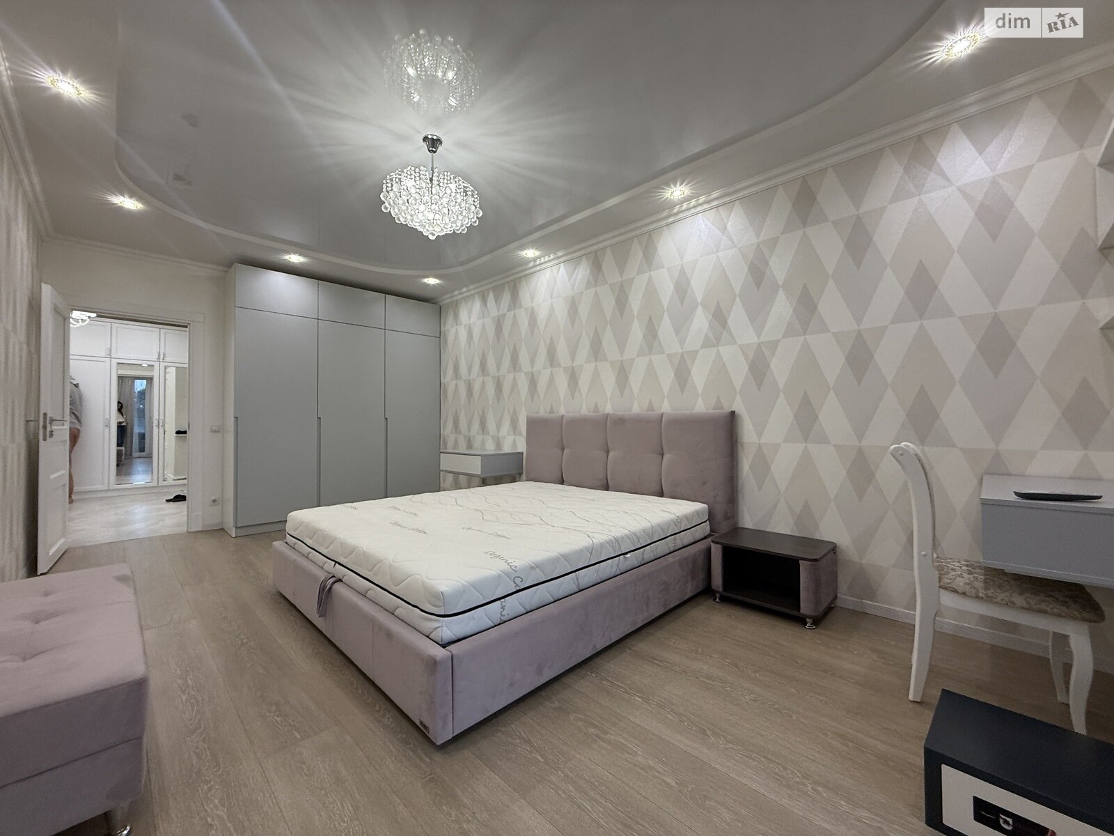 двухкомнатная квартира в Киеве, район Северно-Броварский Масив, на ул. Князя Романа Мстиславича 28 в аренду на долгий срок помесячно фото 1 двухкомнатная квартира в Киеве, район Северно-Броварский Масив, на ул. Князя Романа Мстиславича 28 в аренду на долгий срок помесячно фото 1