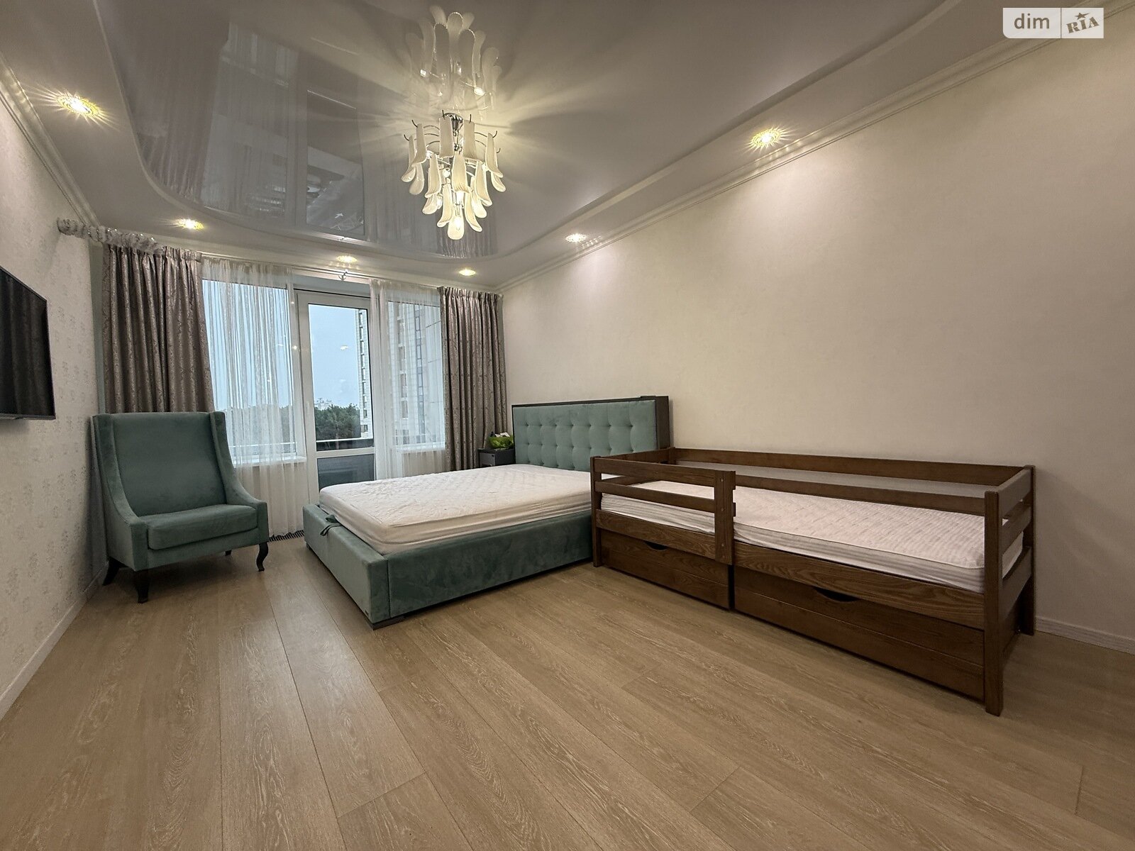 двухкомнатная квартира в Киеве, район Северно-Броварский Масив, на ул. Князя Романа Мстиславича 28 в аренду на долгий срок помесячно фото 1 двухкомнатная квартира в Киеве, район Северно-Броварский Масив, на ул. Князя Романа Мстиславича 28 в аренду на долгий срок помесячно фото 1