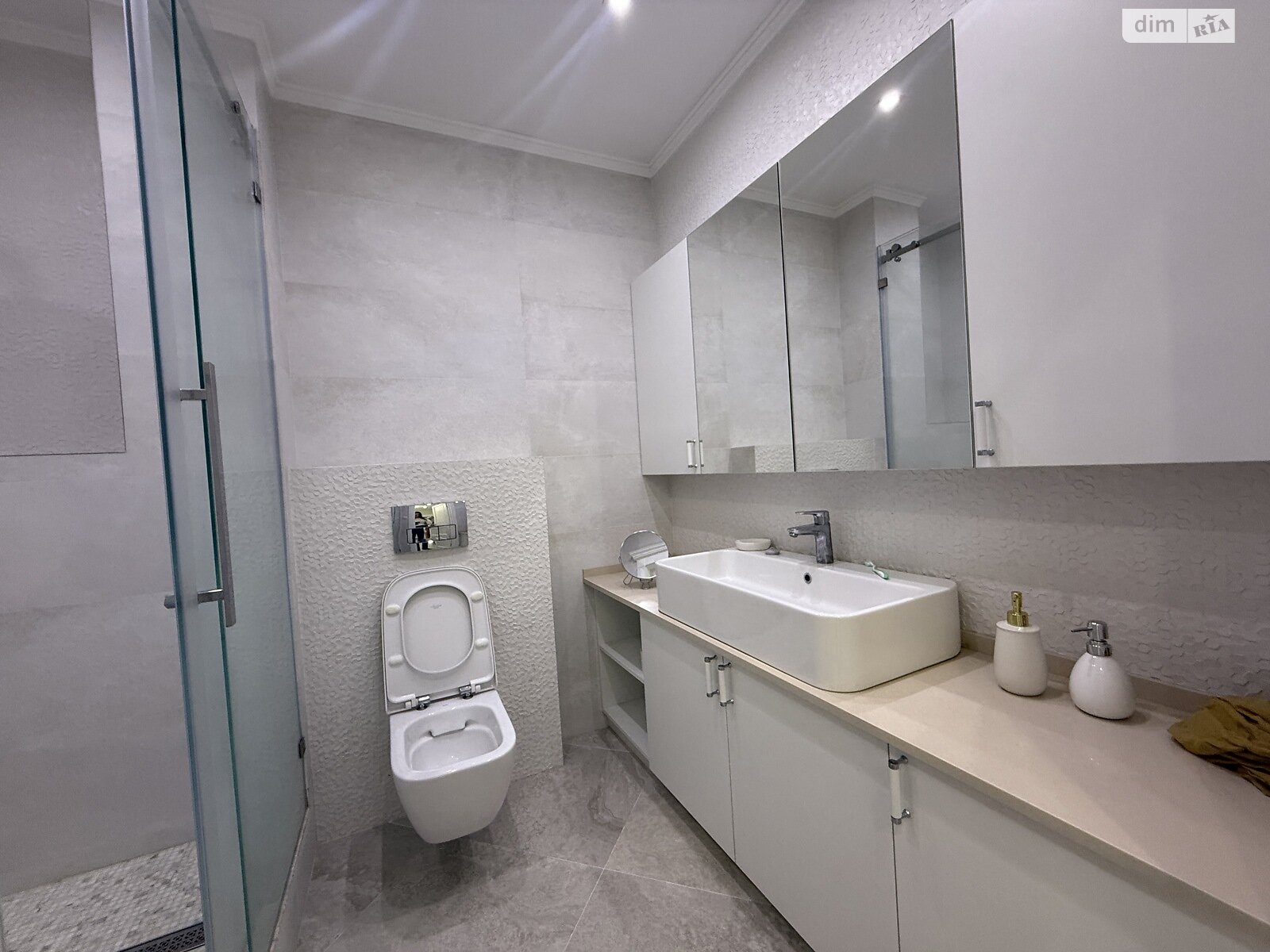 двухкомнатная квартира в Киеве, район Северно-Броварский Масив, на ул. Князя Романа Мстиславича 28 в аренду на долгий срок помесячно фото 1 двухкомнатная квартира в Киеве, район Северно-Броварский Масив, на ул. Князя Романа Мстиславича 28 в аренду на долгий срок помесячно фото 1