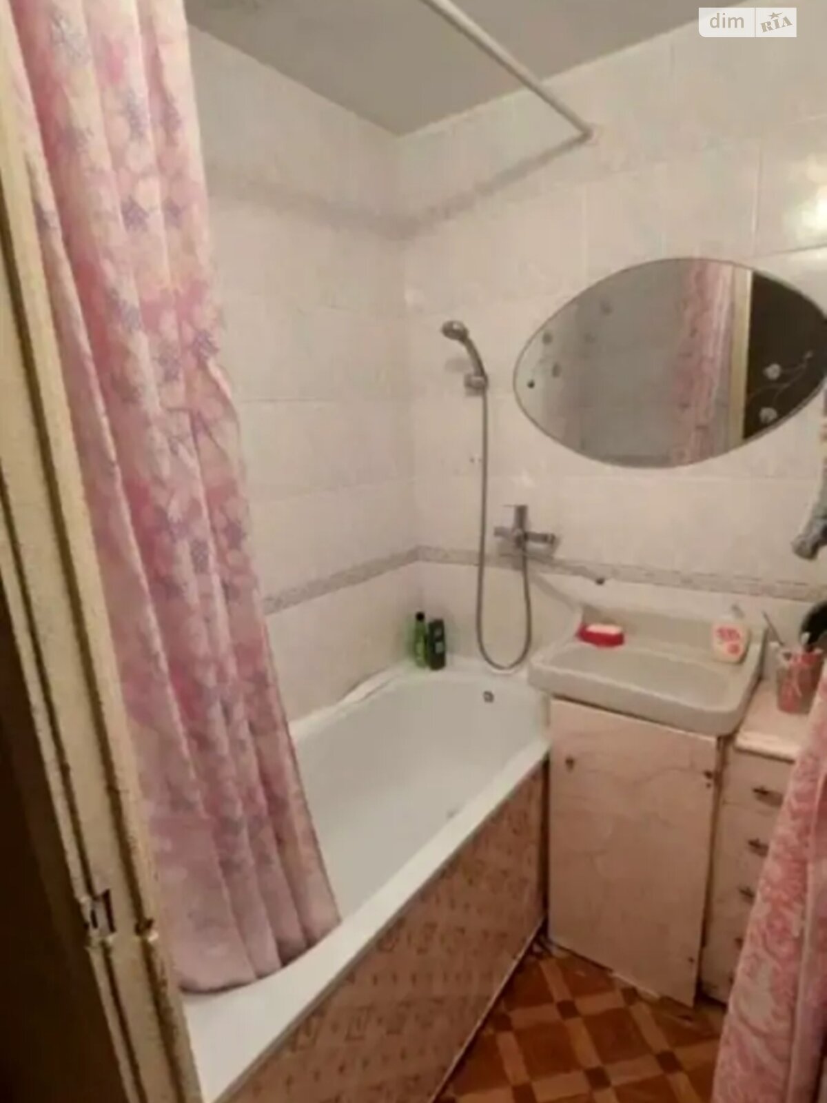 трехкомнатная квартира в Киеве, район Северно-Броварский Масив, на ул. Князя Романа Мстиславича 12 в аренду на долгий срок помесячно фото 1 трехкомнатная квартира в Киеве, район Северно-Броварский Масив, на ул. Князя Романа Мстиславича 12 в аренду на долгий срок помесячно фото 1