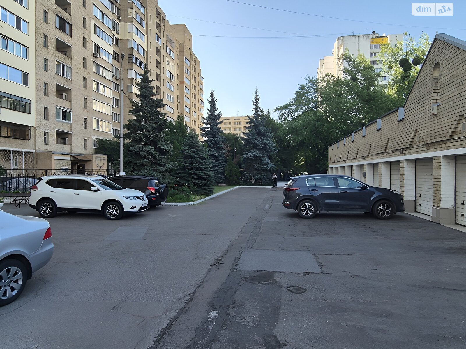 четырехкомнатная квартира с мебелью в Киеве, район Шевченковский, на ул. Александра Довженко 14/1 в аренду на долгий срок помесячно фото 1 четырехкомнатная квартира с мебелью в Киеве, район Шевченковский, на ул. Александра Довженко 14/1 в аренду на долгий срок помесячно фото 1