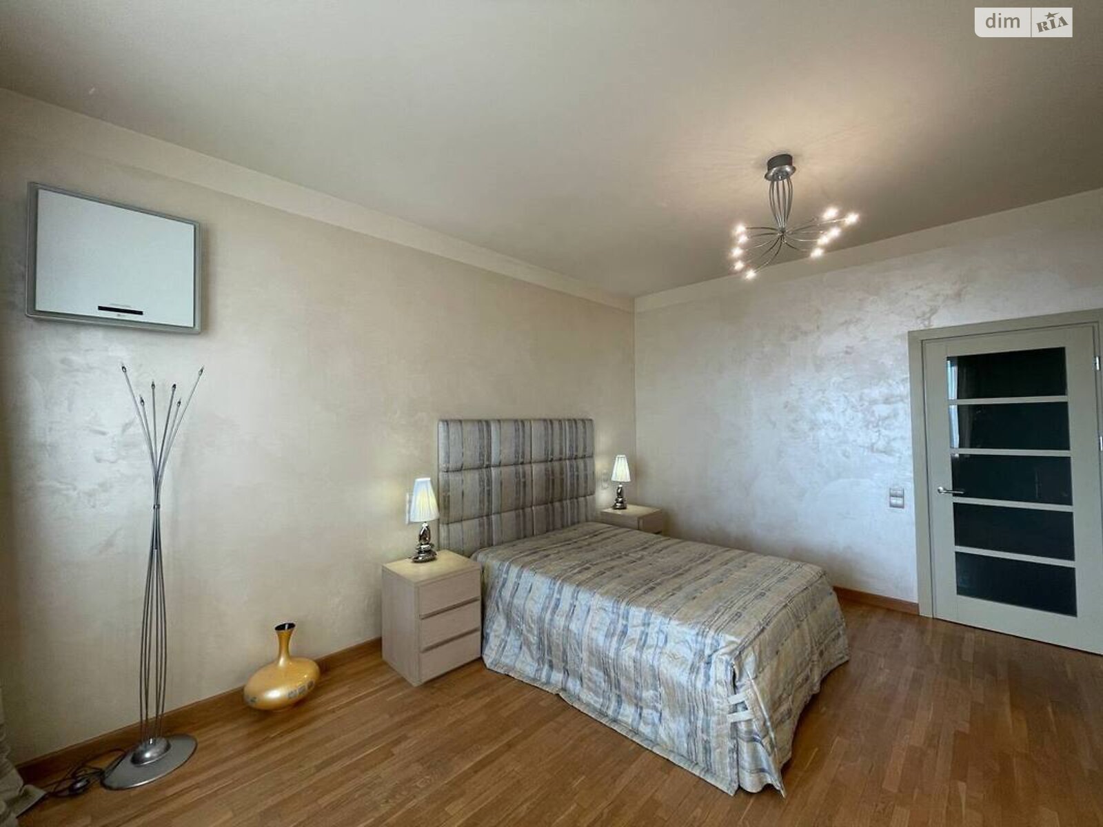 однокомнатная квартира в Киеве, район Шевченковский, на ул. Сечевых Стрельцов 52А корпус 2 в аренду на долгий срок помесячно фото 1 однокомнатная квартира в Киеве, район Шевченковский, на ул. Сечевых Стрельцов 52А корпус 2 в аренду на долгий срок помесячно фото 1