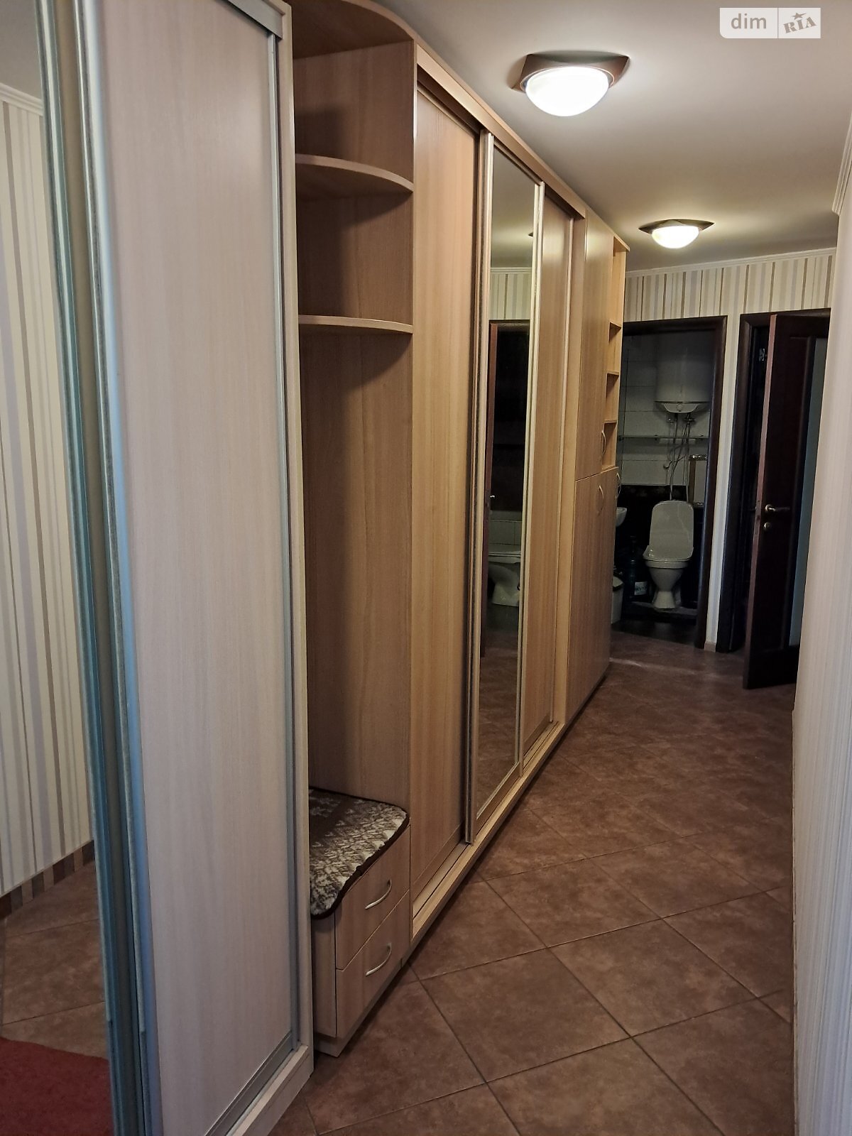 трикімнатна квартира з меблями в Києві, район Шевченківський, на пров. Артилерійський 5Б в довготривалу оренду помісячно фото 1 трикімнатна квартира з меблями в Києві, район Шевченківський, на пров. Артилерійський 5Б в довготривалу оренду помісячно фото 1